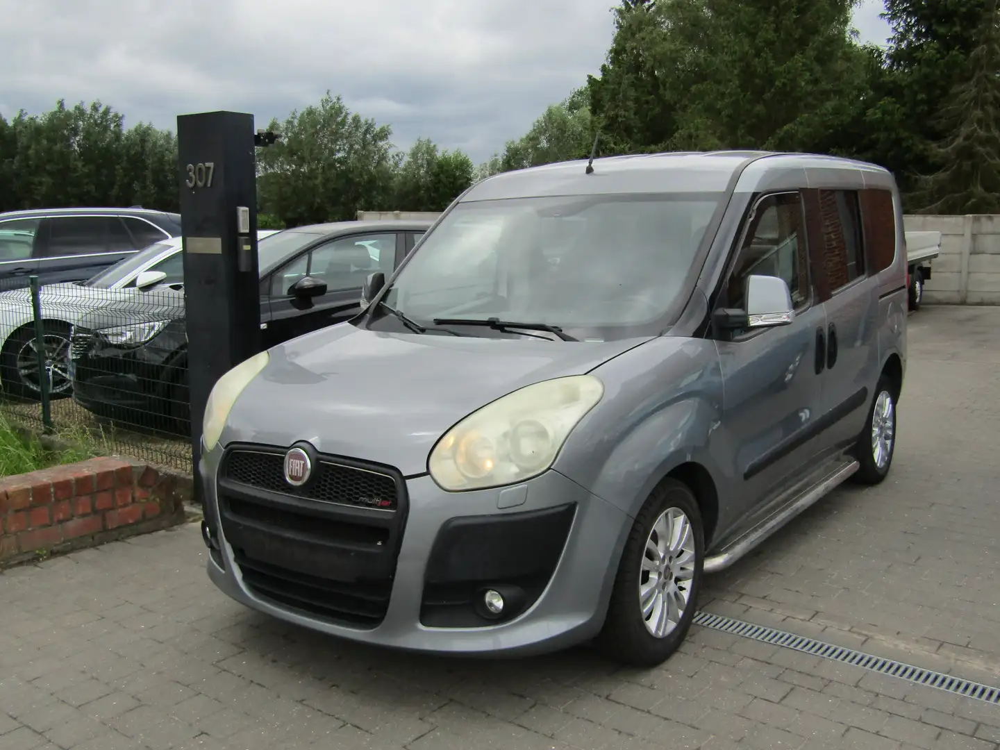 Fiat Doblo Doblo 1.6 16V Multijet Start Grijs - 1