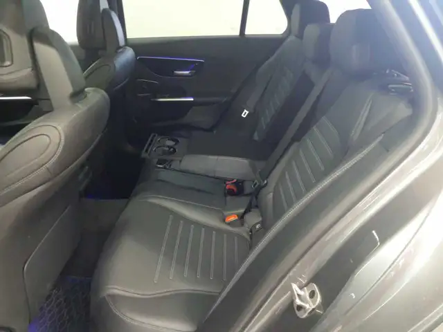 Mercedes-Benz C-Class view 14
