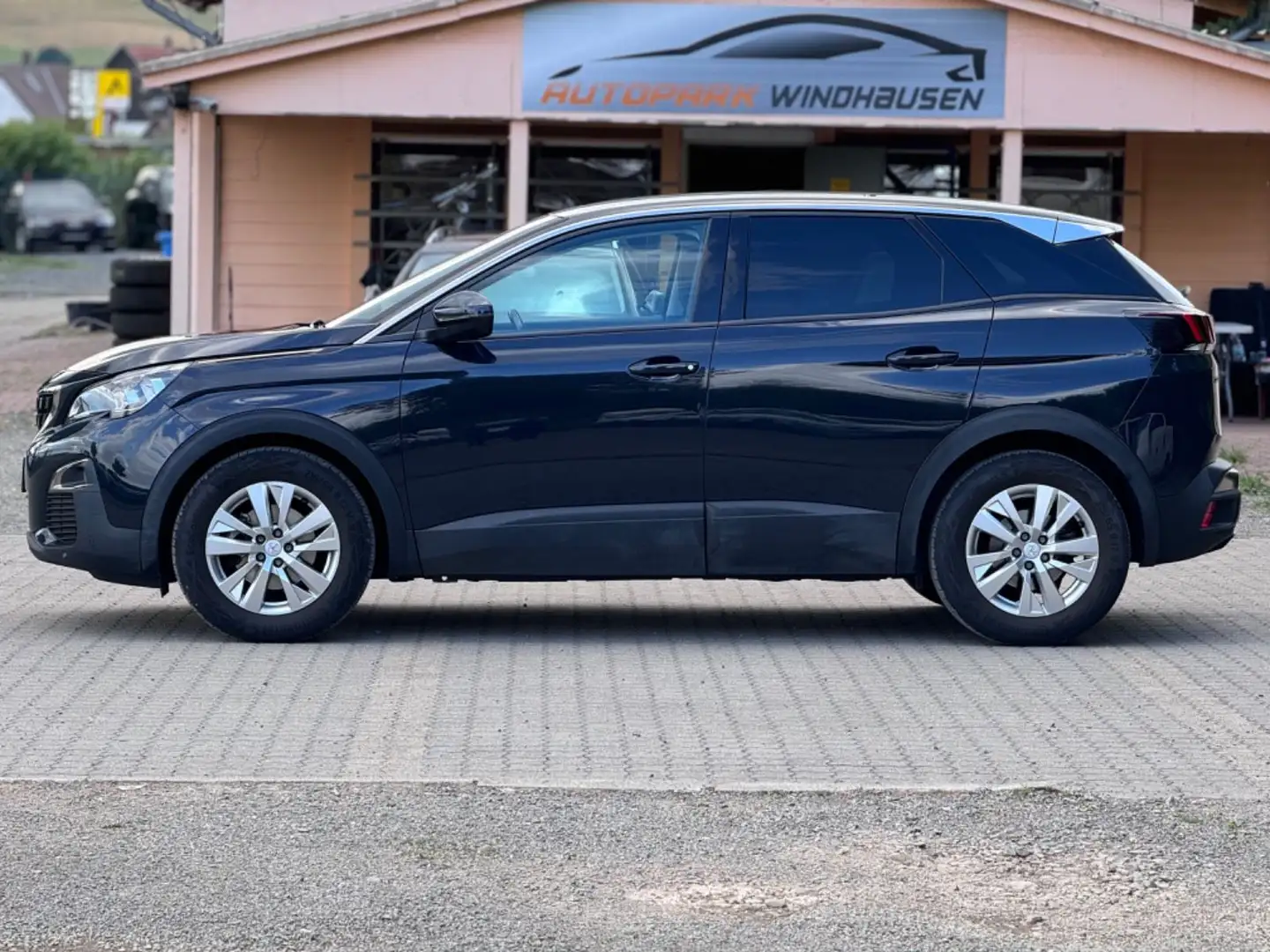 Peugeot 3008 1.2 PureTech * 1 HAND * NAVI *LED *TÜV NEU Grau - 2