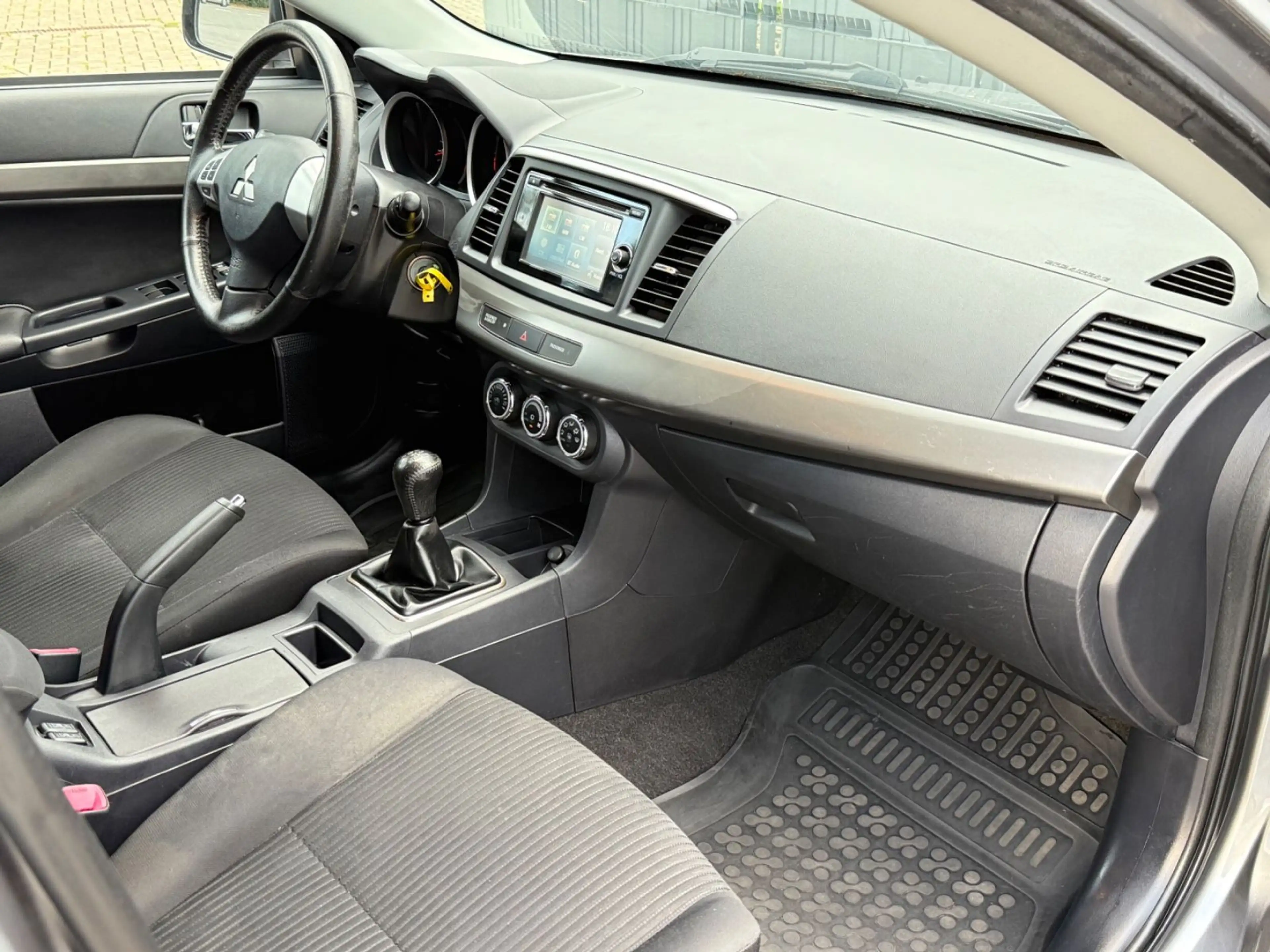 Mitsubishi Lancer Sportback Lancer — photo 10