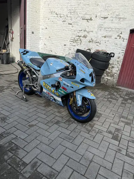 Suzuki GSX-R 1000 - foto 2
