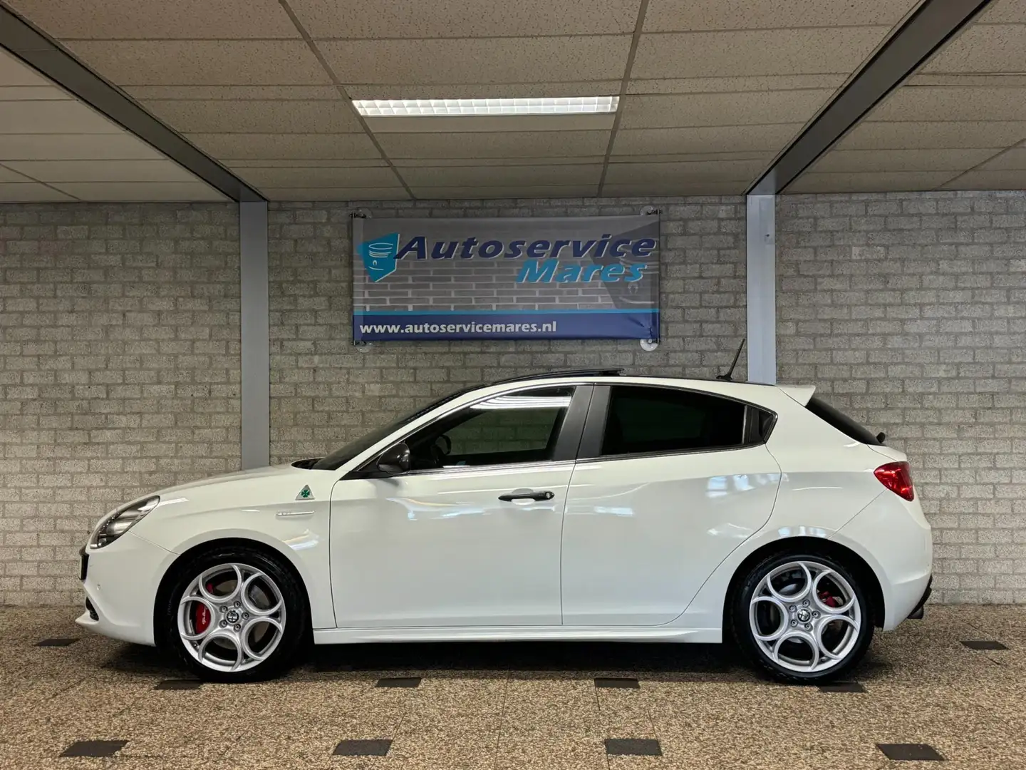 Alfa Romeo Giulietta 1.7 TBi Quadrifoglio Verde, automaat, Leder. Xenon Weiß - 2