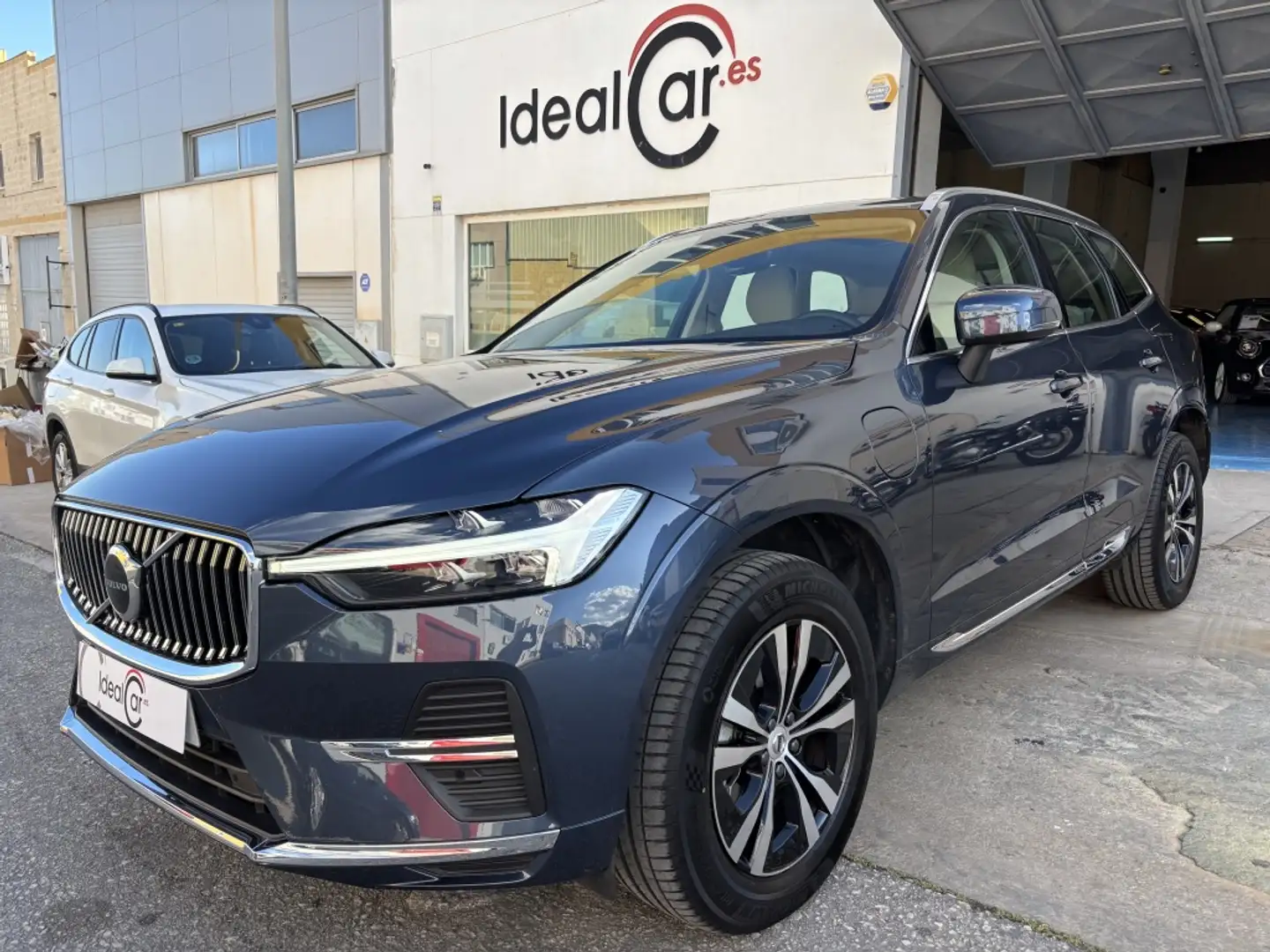 Volvo XC60 T6 Recharge Core Azul - 1