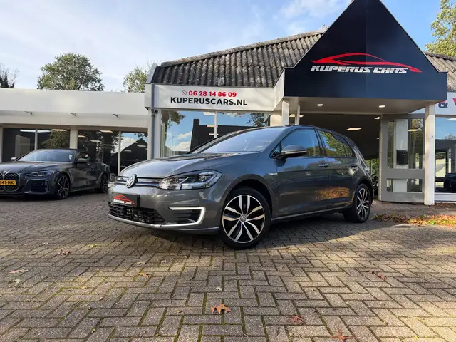 Volkswagen e-Golf E-DITION SOH 92% Warmtepomp/NAP/Trekhaak/Carplay/