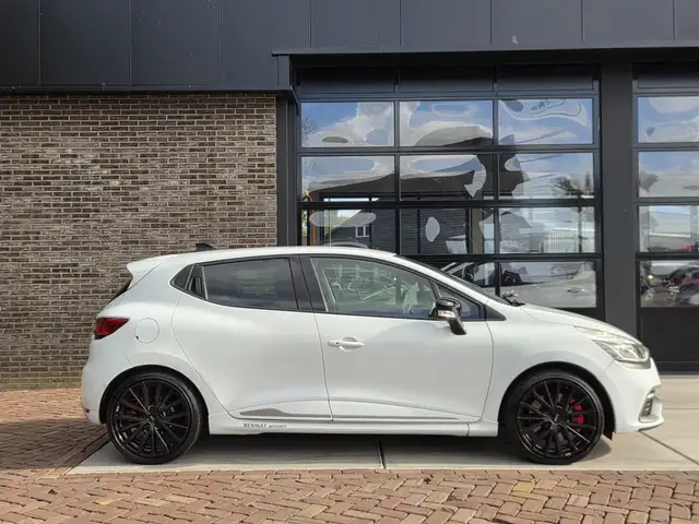 Renault Clio view 6