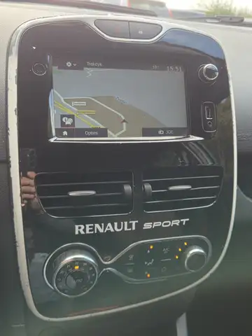 Renault Clio view 8