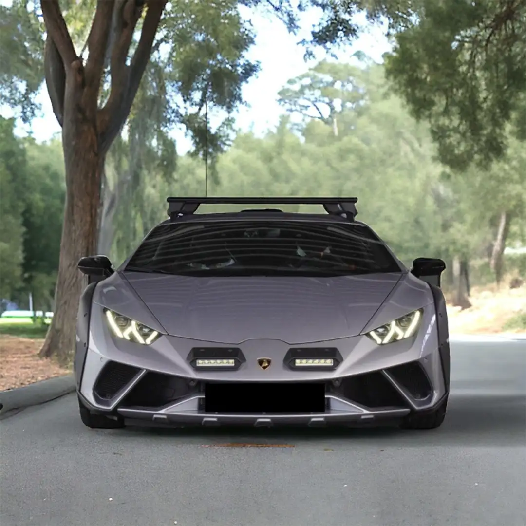 Lamborghini Huracán Sterrato Plateado - 1