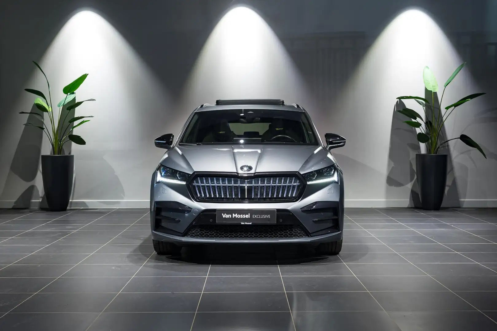 Skoda Enyaq RS PANO DAK - HEAD UP - FULL LED - ACC - ALU 20" Grijs - 2