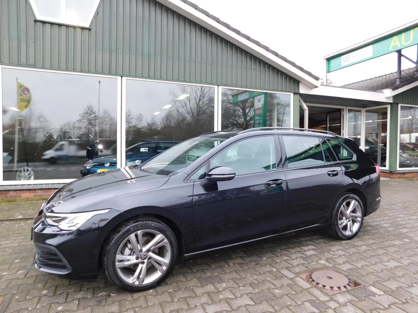 Volkswagen Golf Variant 1.0 eTSI Life Business! All-in Prijs! LED! ACC! Чёрный - 1