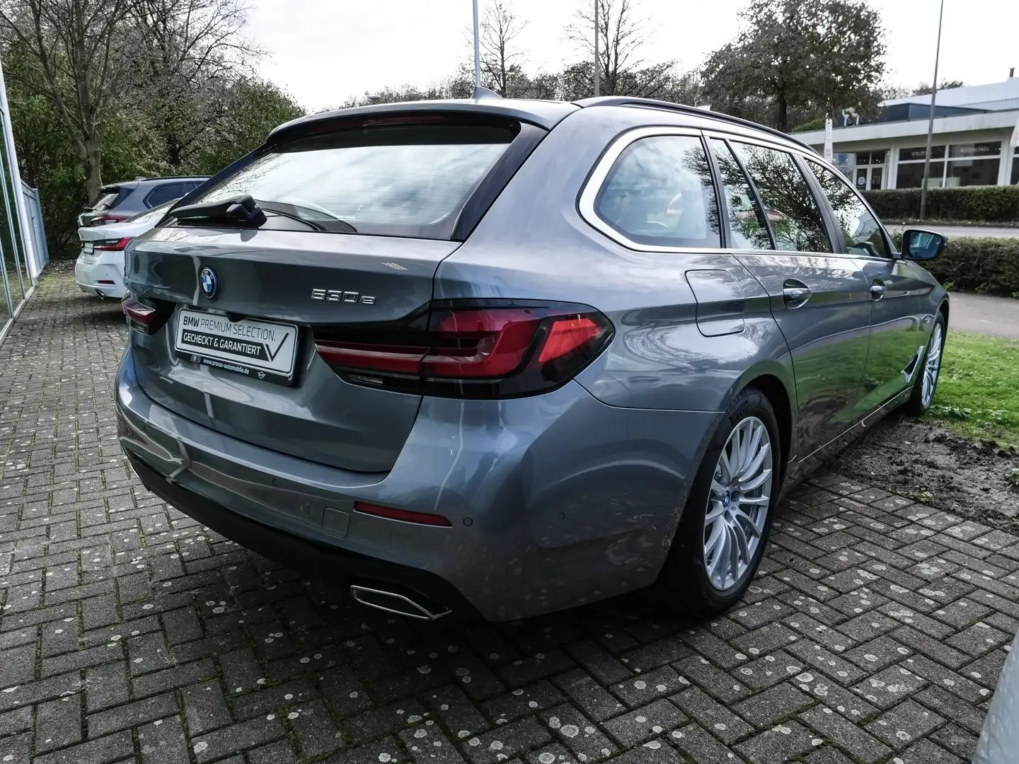 BMW 530 e DA Pro Laser RFK LiCoPro HuD ACC Gris - 2
