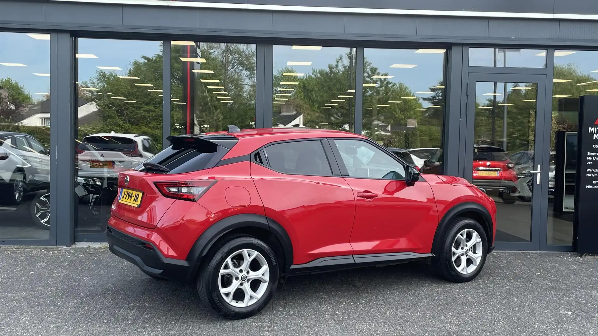Nissan Juke 1.0 DIG-T N-Connecta | Navigatie Rood - 2