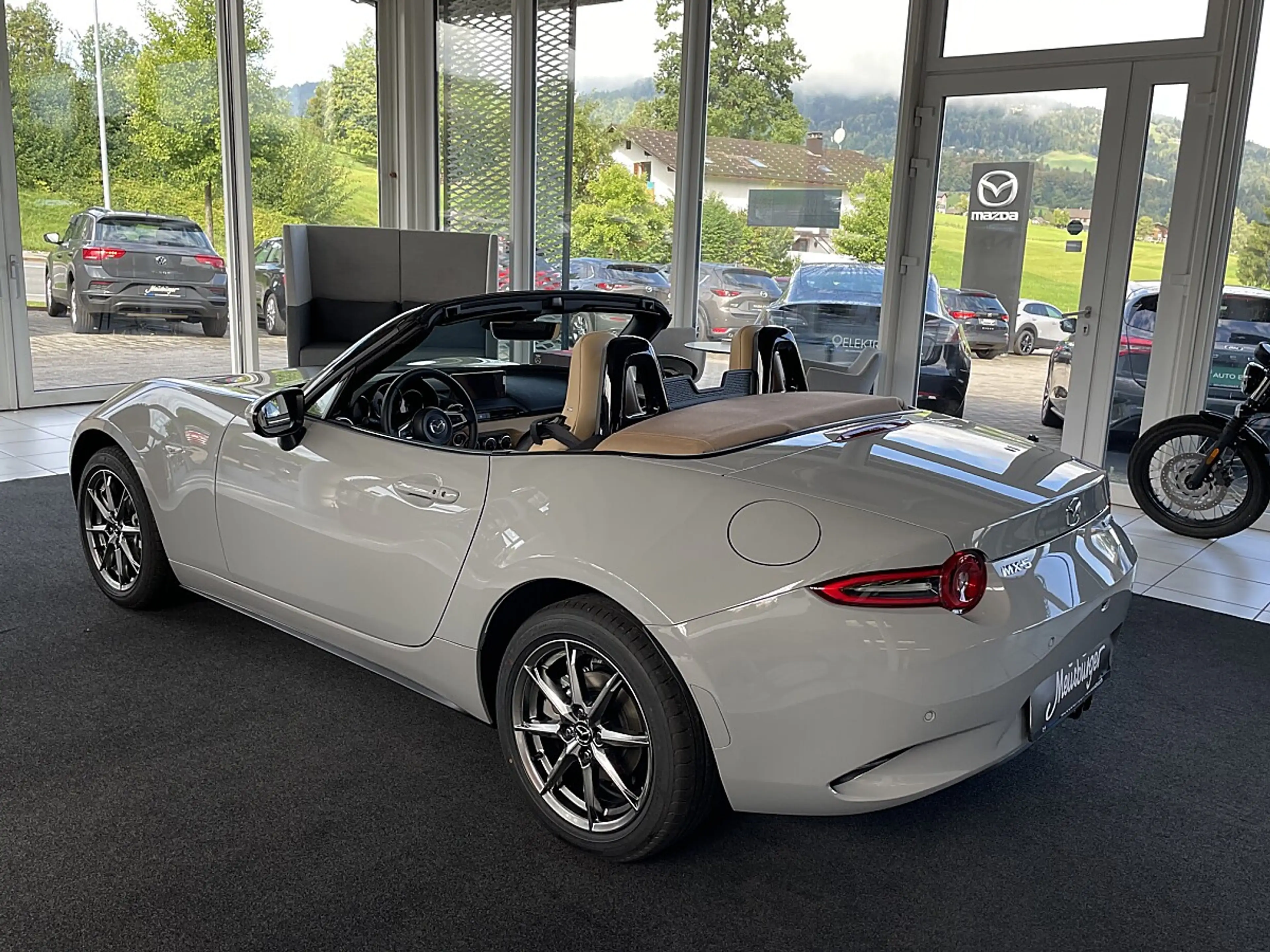 Mazda MX-5 1.5 SKYACTIV-G 132 Kazari — photo 7