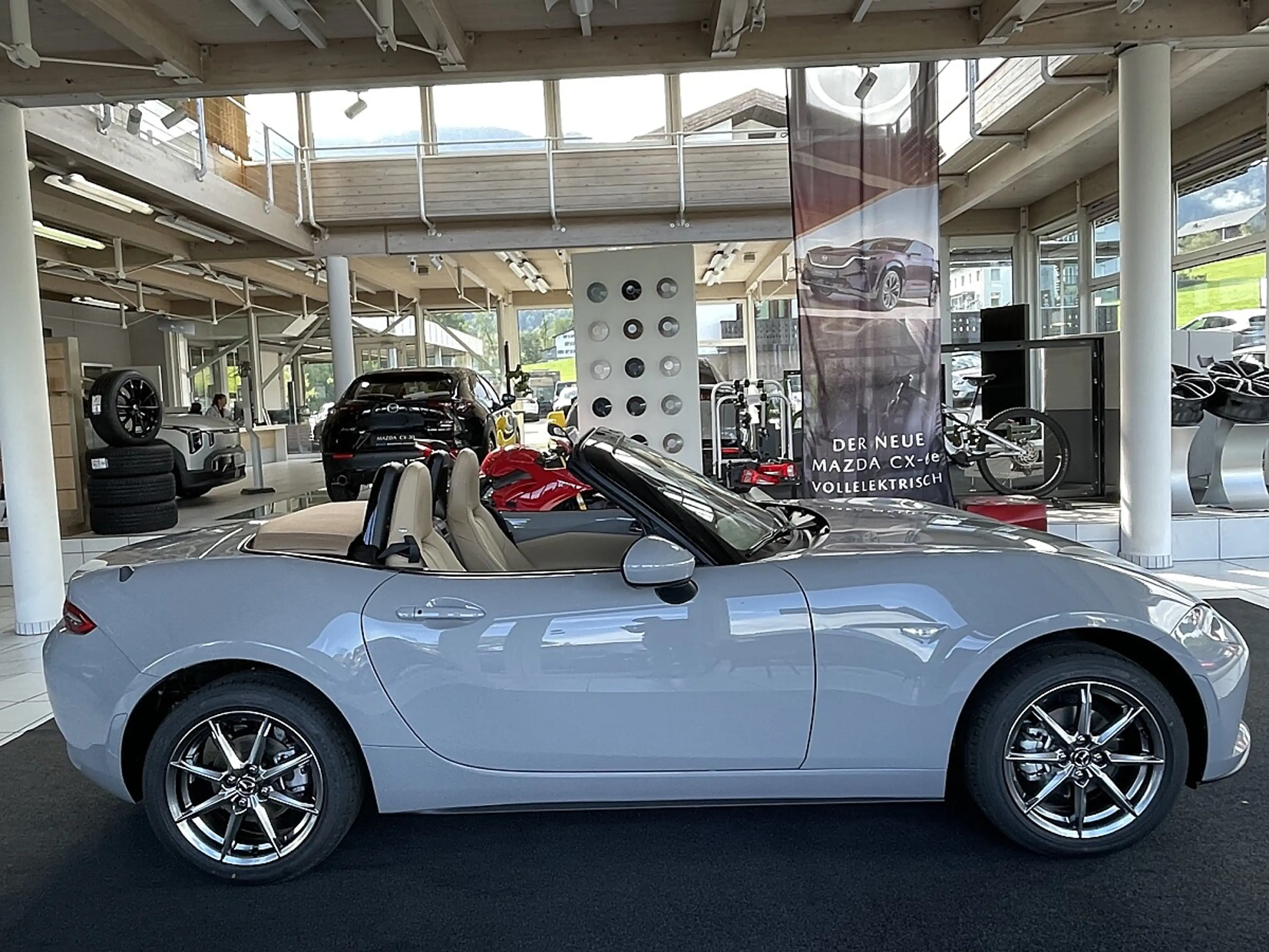 Mazda MX-5 1.5 SKYACTIV-G 132 Kazari — photo 4