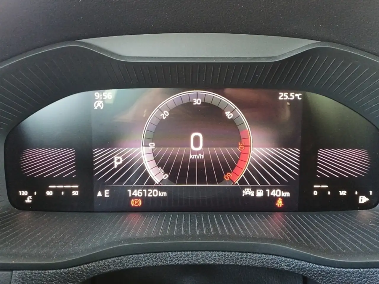 Skoda Karoq 2.0 TDI 85KW EVO SCR EXECUTIVE DSG SUV, миниатюра 8