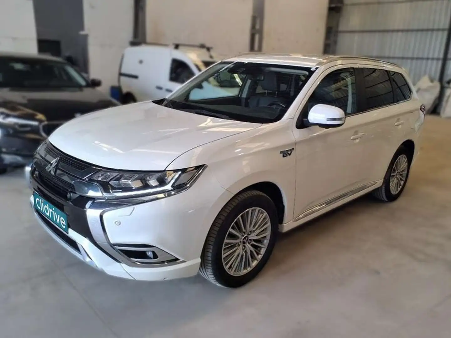 Mitsubishi Outlander 2.4 PHEV Kaiteki Auto 4WD - 2