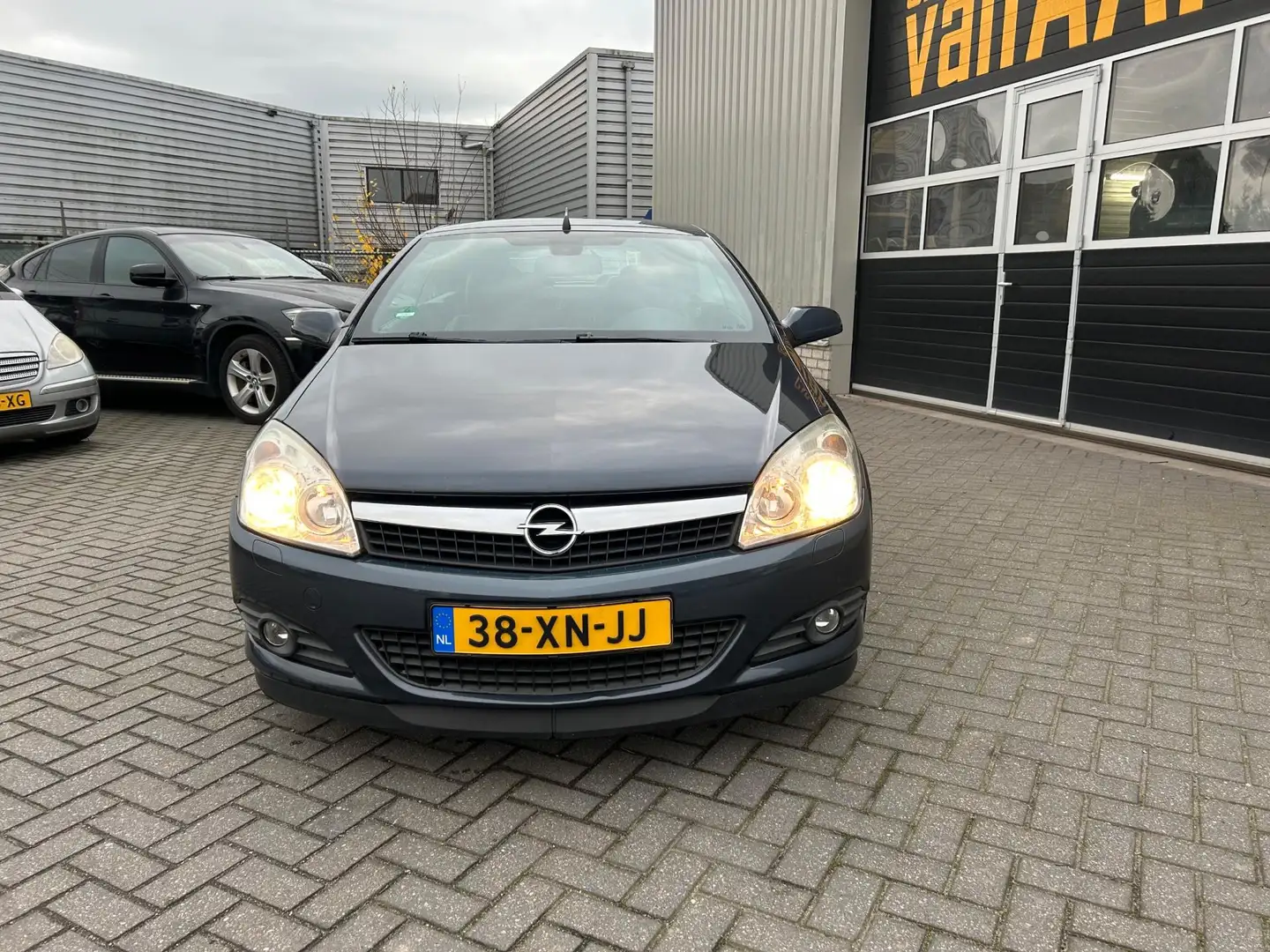 Opel Astra TwinTop 1.8 Cosmo | LEER | STOEL VERW | AIRCO | CA Grau - 2