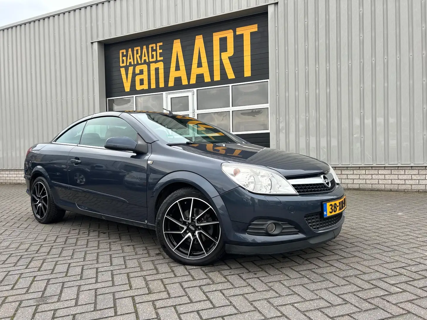 Opel Astra TwinTop 1.8 Cosmo | LEER | STOEL VERW | AIRCO | CA Grau - 1