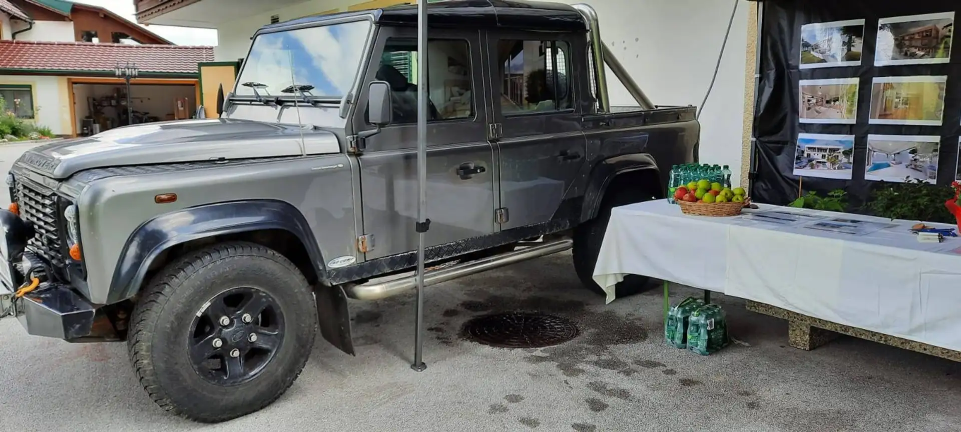 Land Rover Defender Defender 110" DCPU S 2,4 TD DCPU S Silber - 2