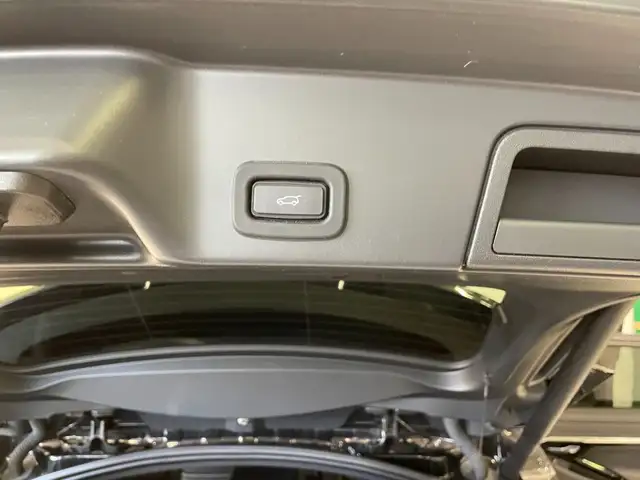 Land Rover Range Rover Evoque view 11