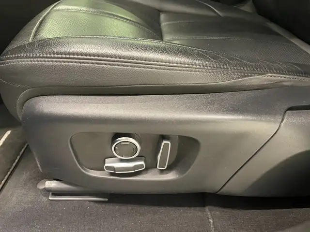 Land Rover Range Rover Evoque view 12