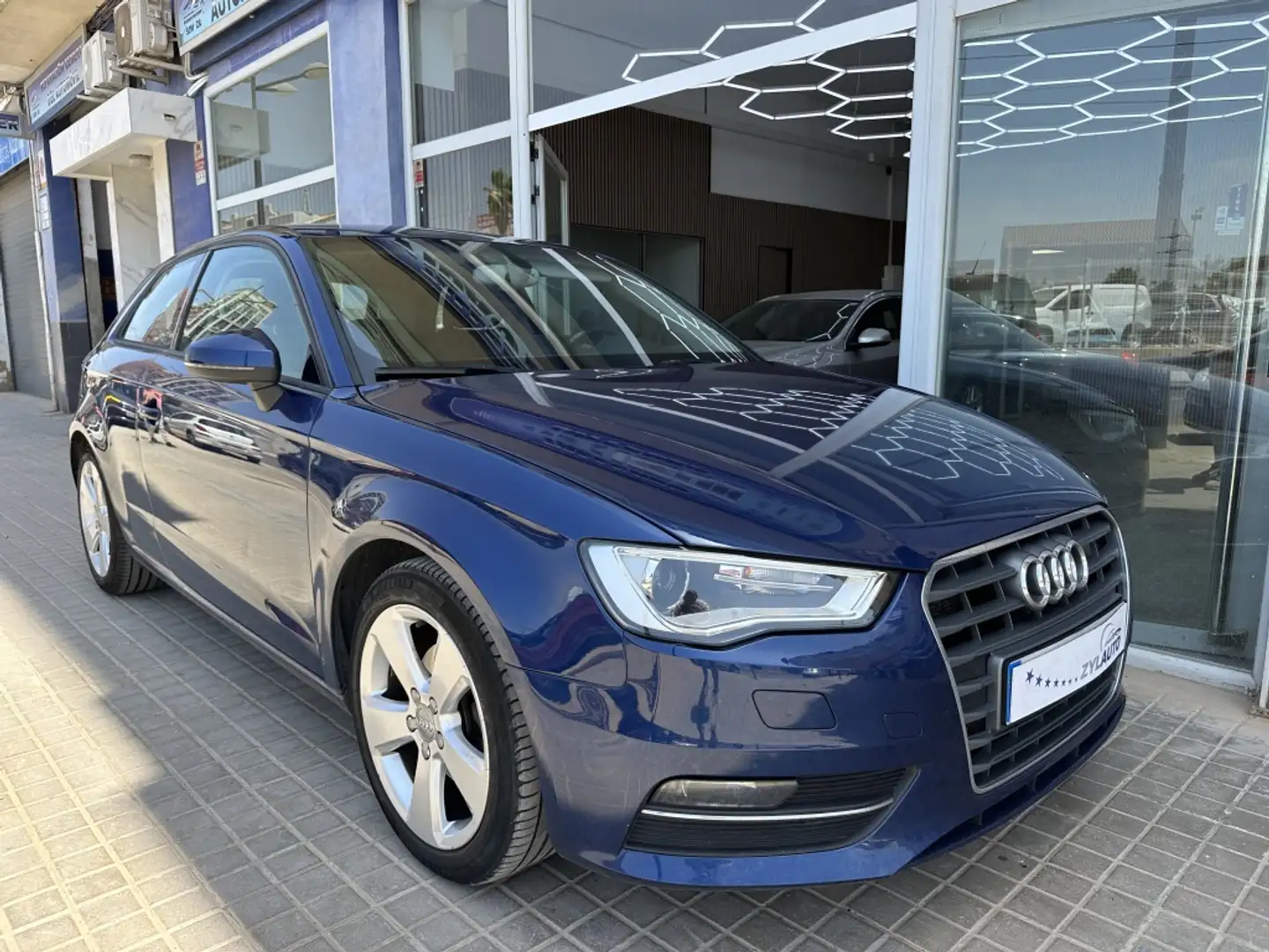 Audi A3 2.0TDI Ambiente EEL 150 Azul - 1