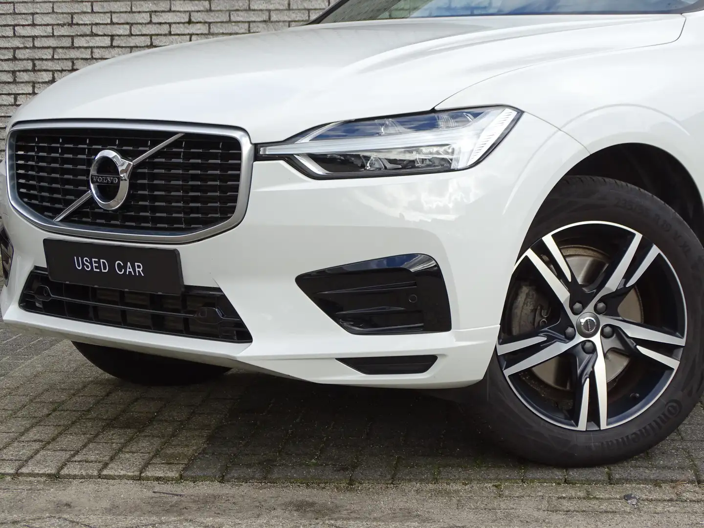 Volvo XC60 T4 R-Design | Trekhaak | CarPlay | Panoramadak | C Blanc - 2
