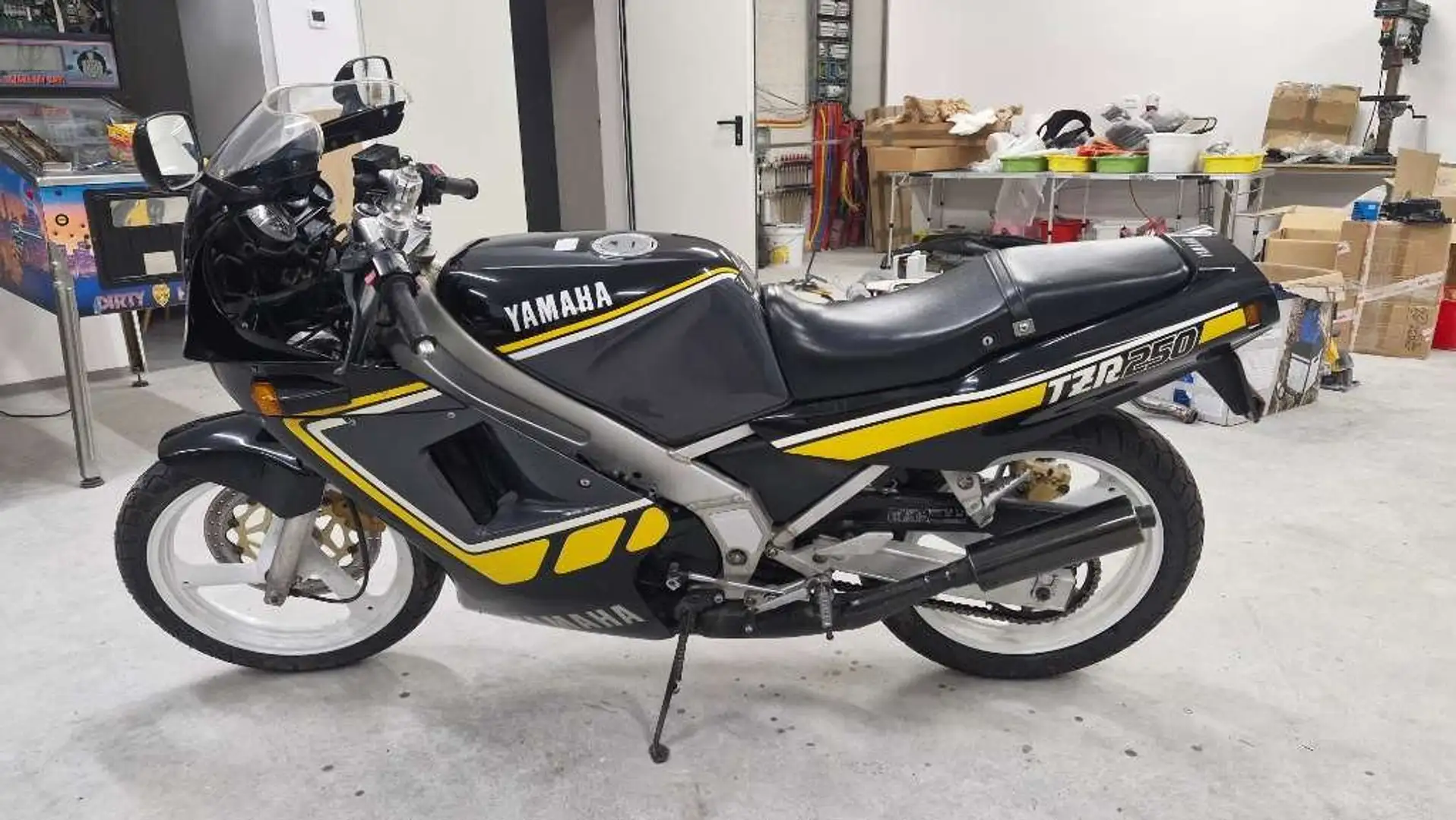 Yamaha TZR 250 Noir - 2
