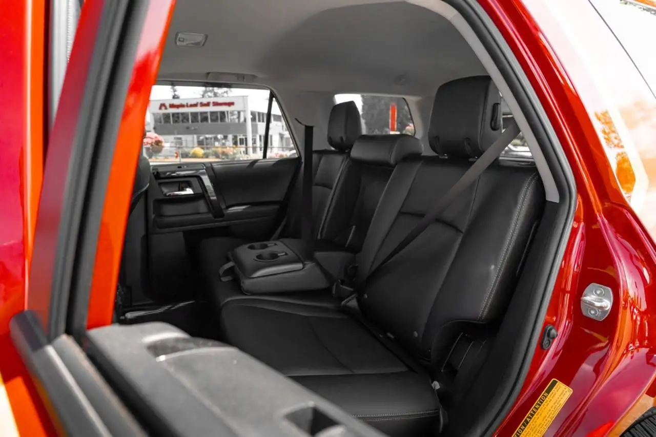 Toyota 4-Runner снимка Toyota 4-Runner