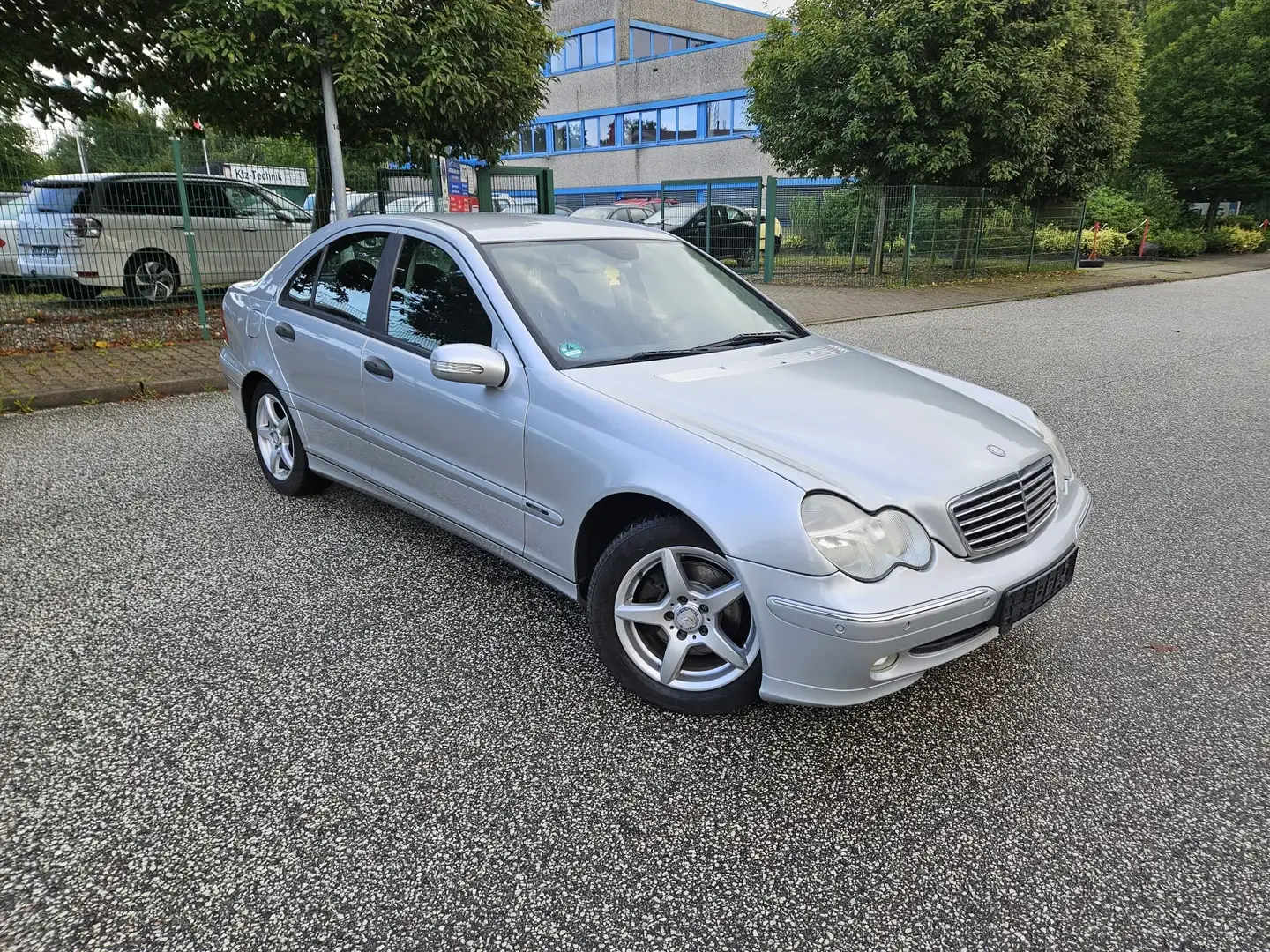 Mercedes-Benz C 180 C-Klasse Kompressor Automatik Classic Silber - 2