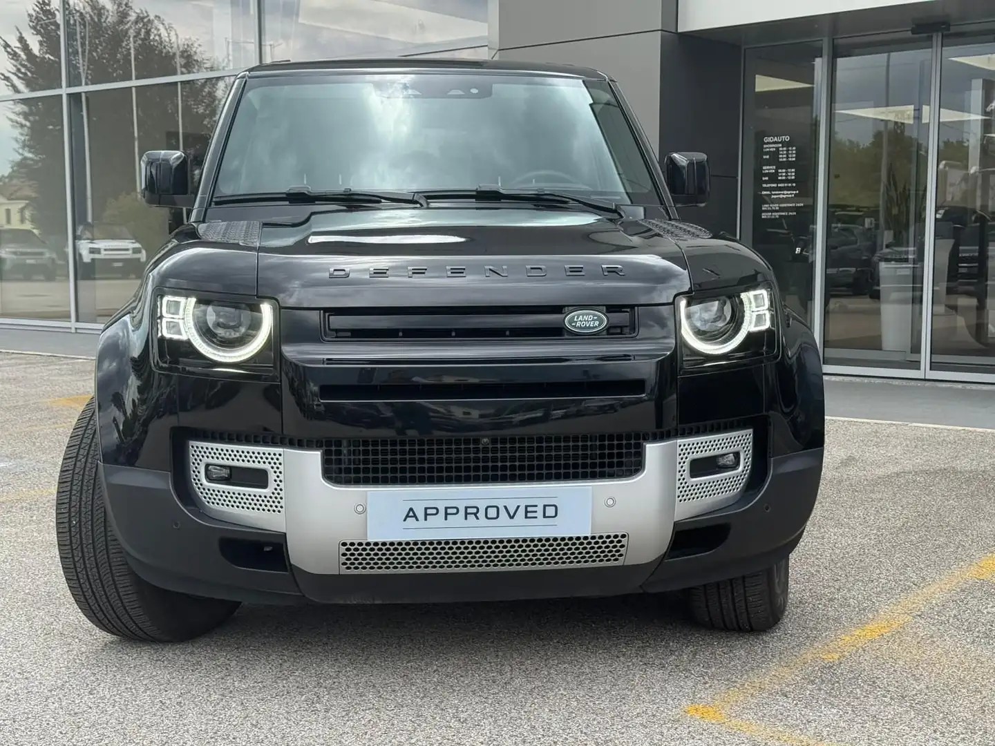 Land Rover Defender Defender 110 3.0 D200  MHEV Auto SE Nero - 2