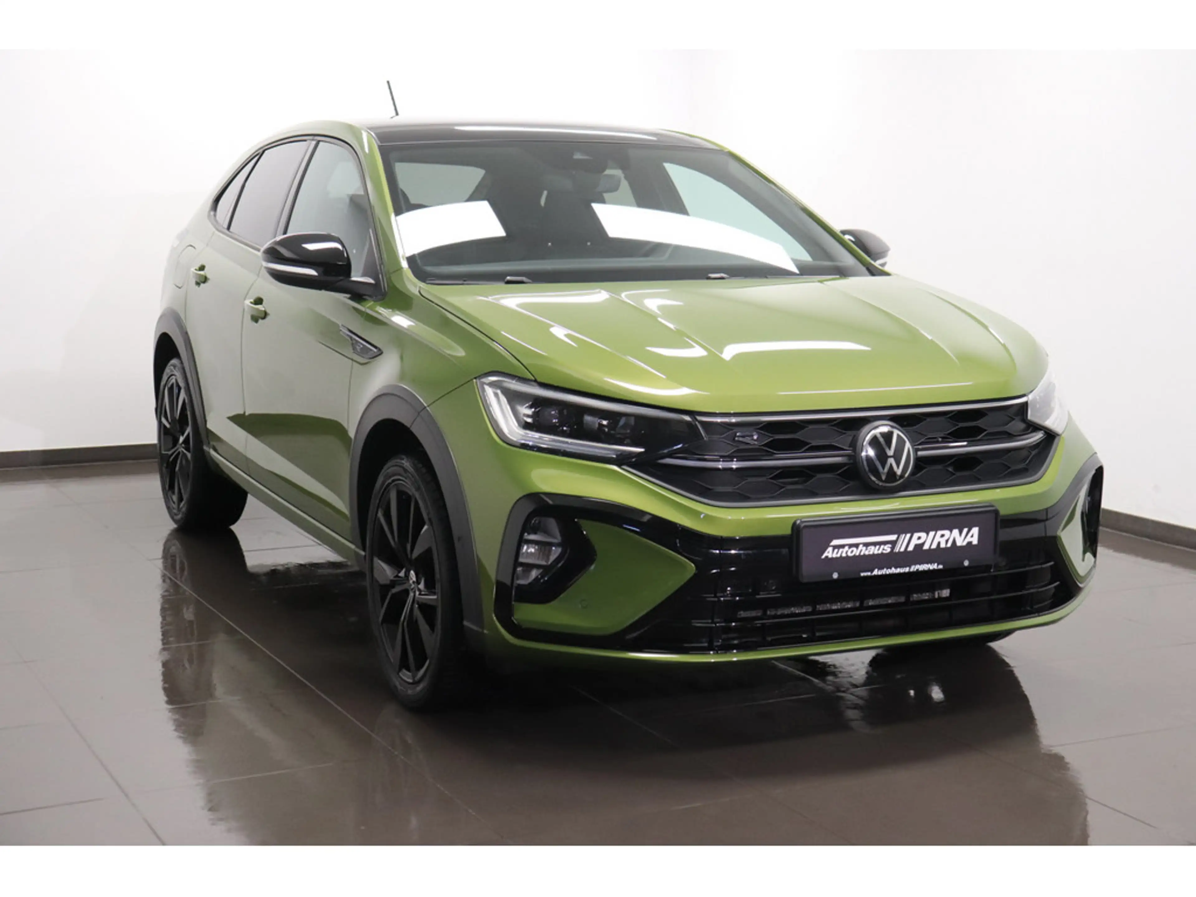 Volkswagen Taigo 1.0 TSI R-Line Panorama Matrix NAVI — photo 3