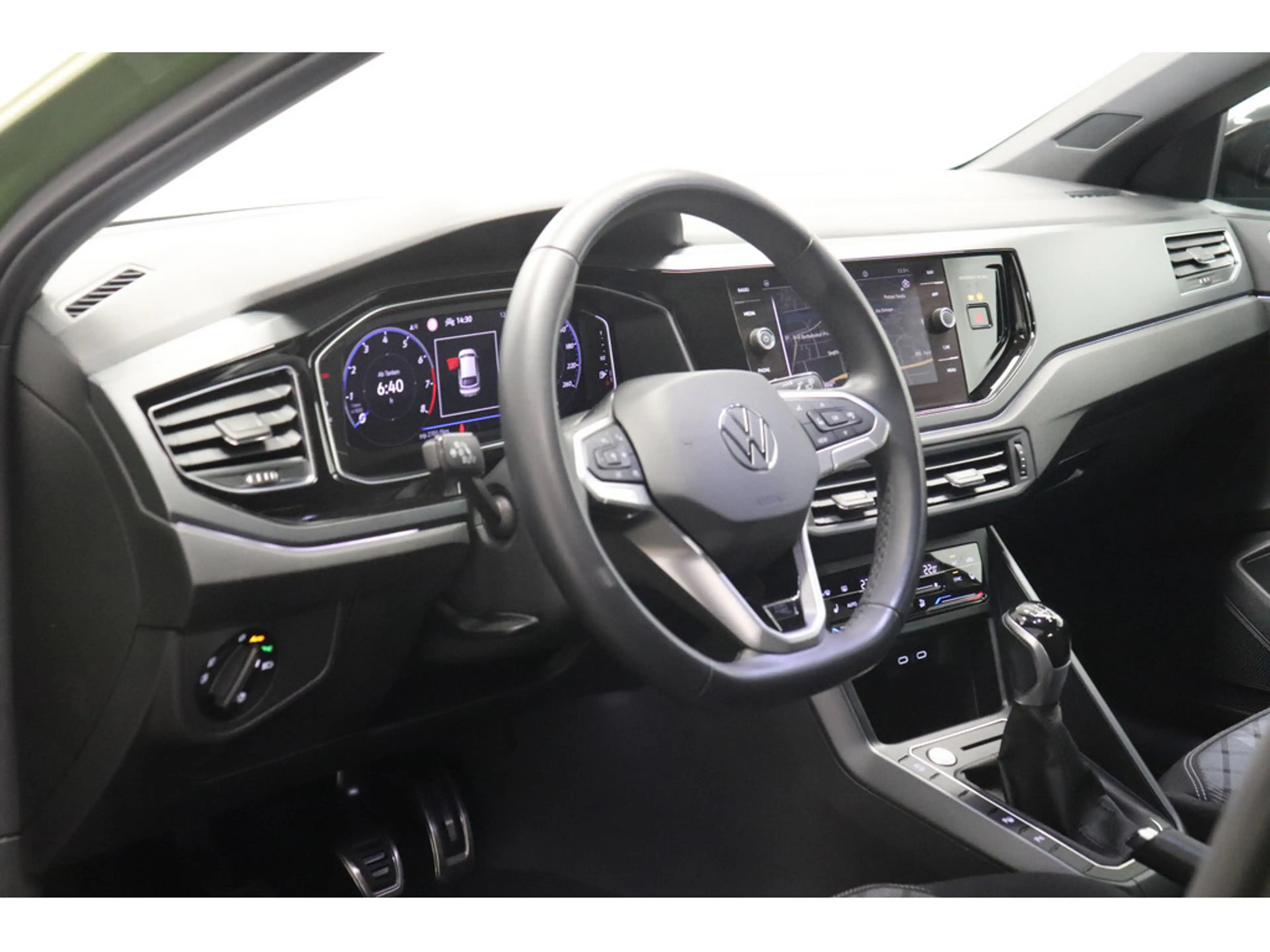 Volkswagen Taigo 1.0 TSI R-Line Panorama Matrix NAVI — photo 9