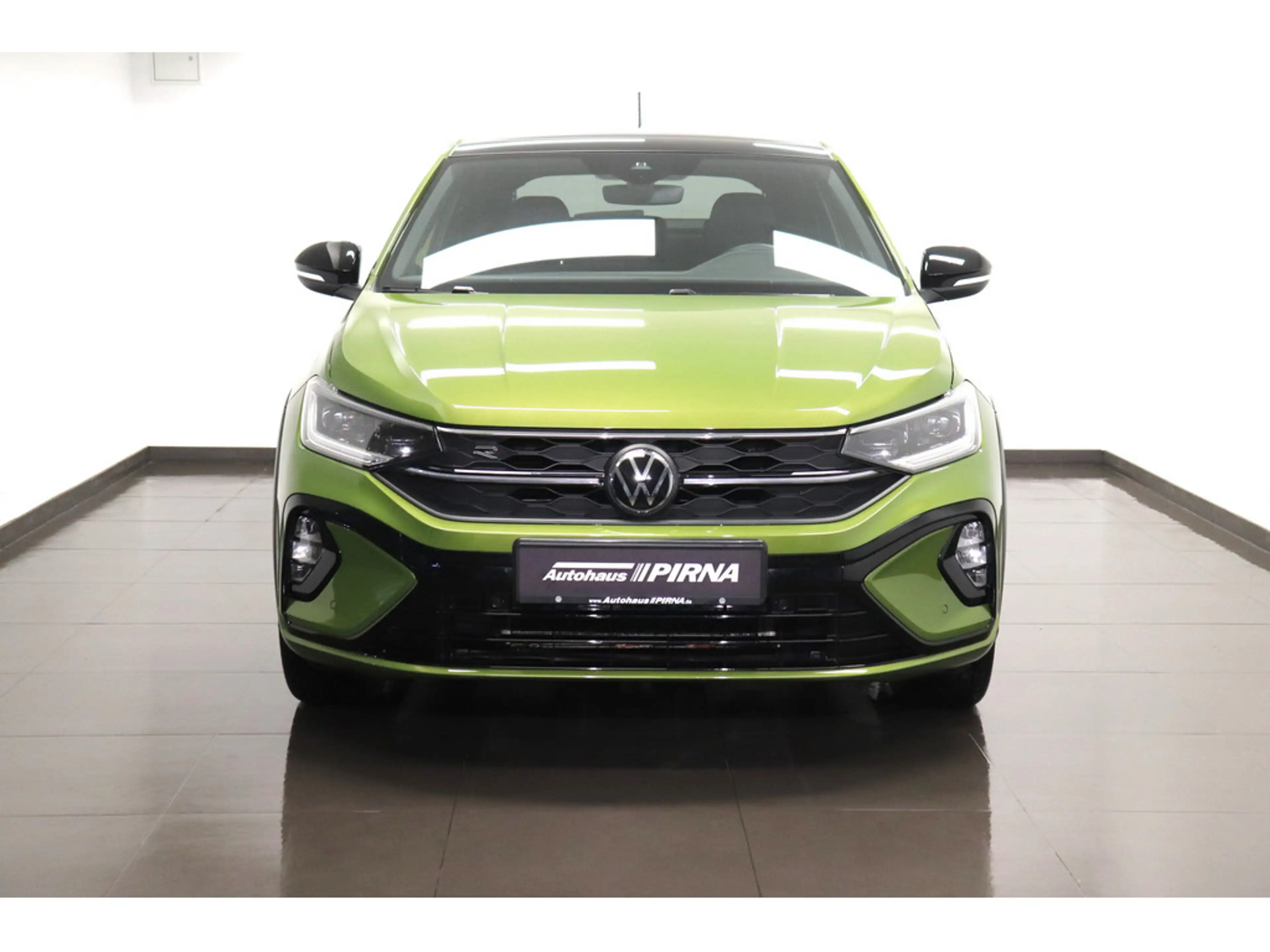 Volkswagen Taigo 1.0 TSI R-Line Panorama Matrix NAVI — photo 2
