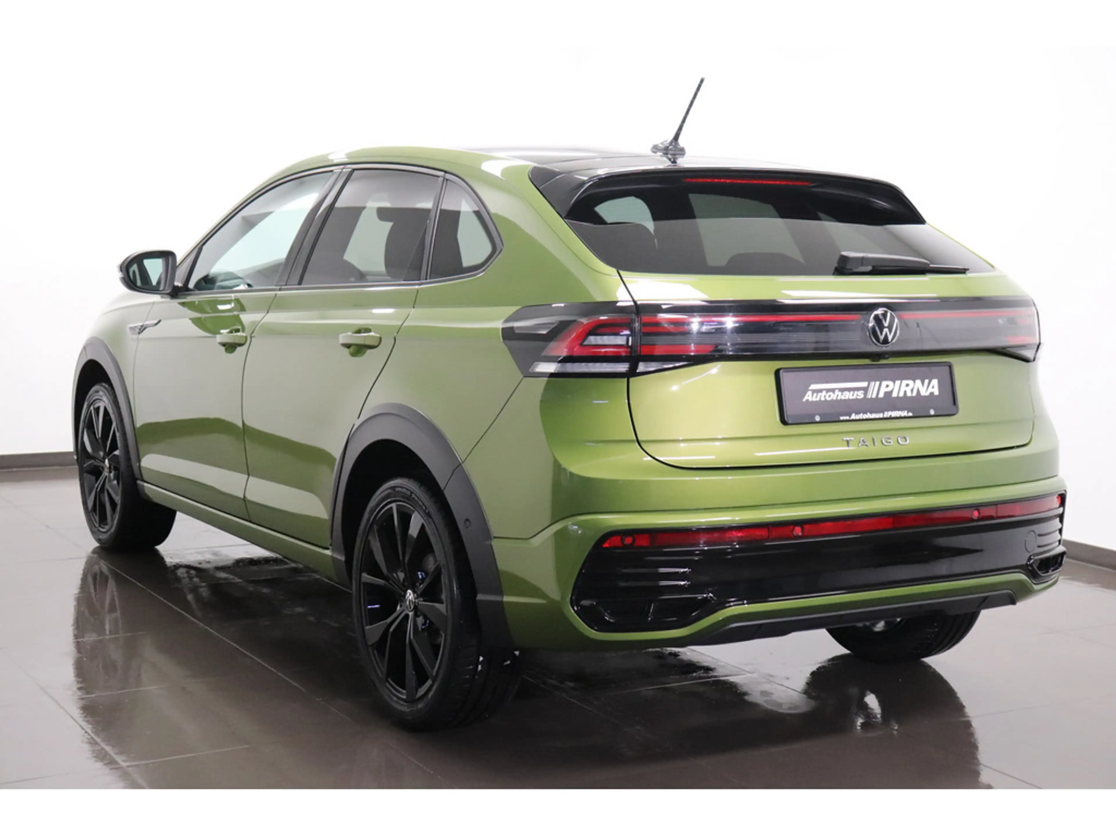 Volkswagen Taigo 1.0 TSI R-Line Panorama Matrix NAVI — photo 7