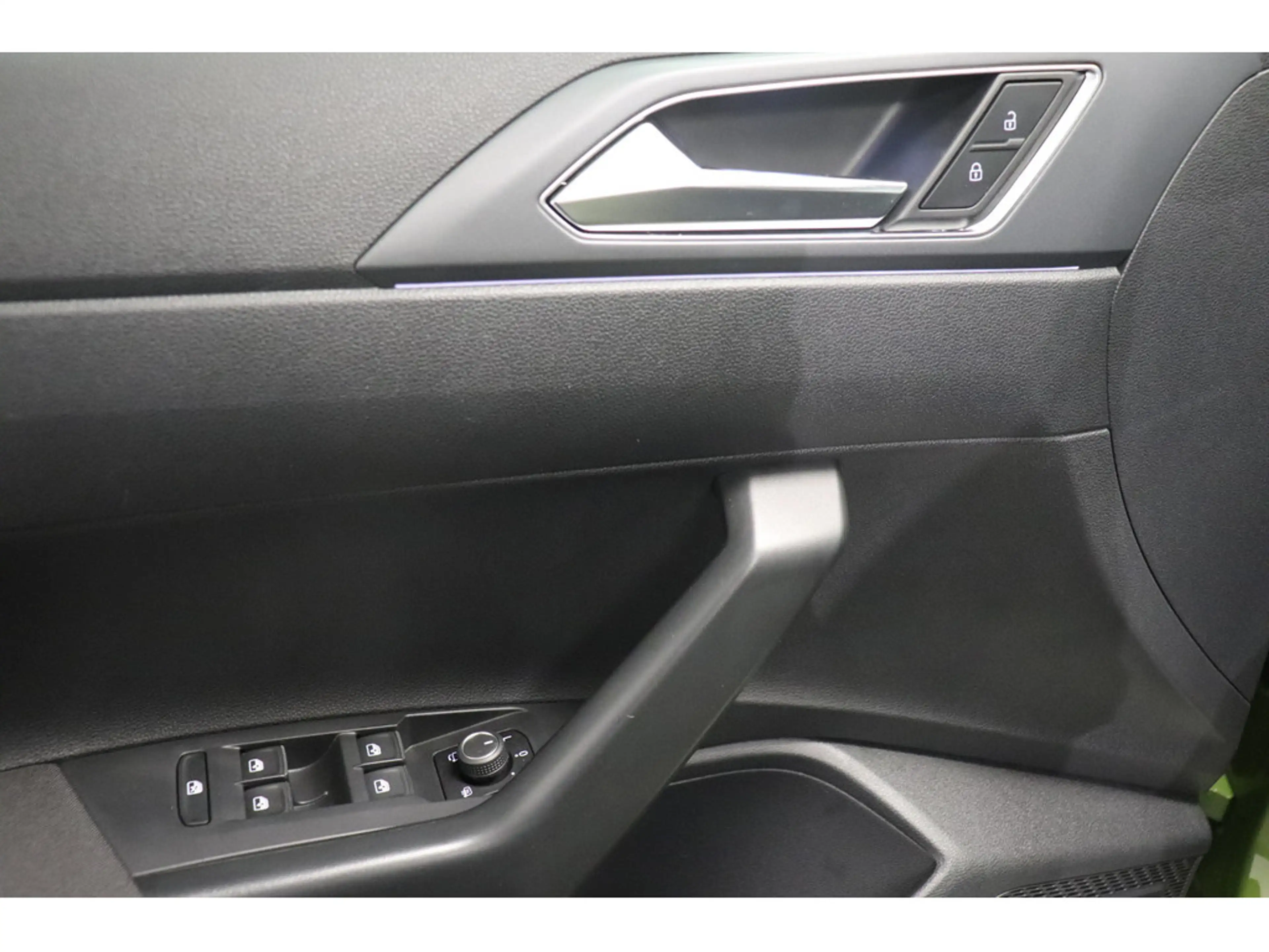 Volkswagen Taigo 1.0 TSI R-Line Panorama Matrix NAVI — photo 13