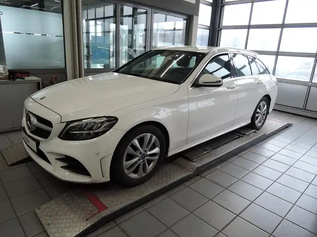 Mercedes-Benz C 300 T AMG/9G/LED/Kamera/Navigation/AHK/