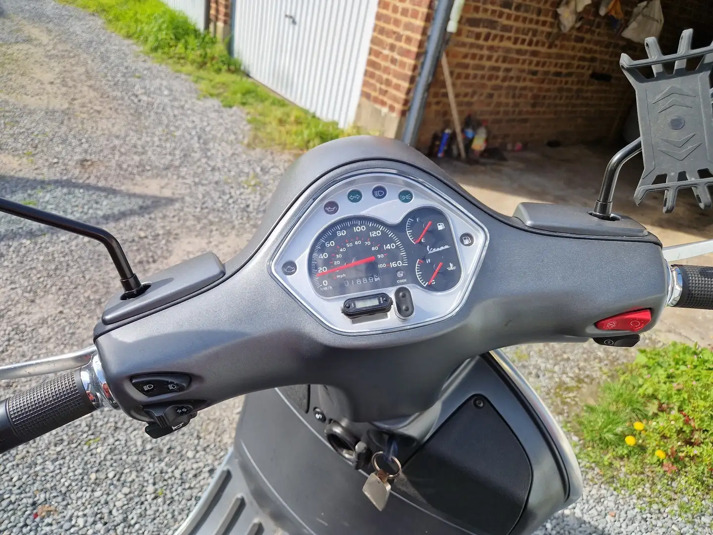 Piaggio GTS 300 siva - 1