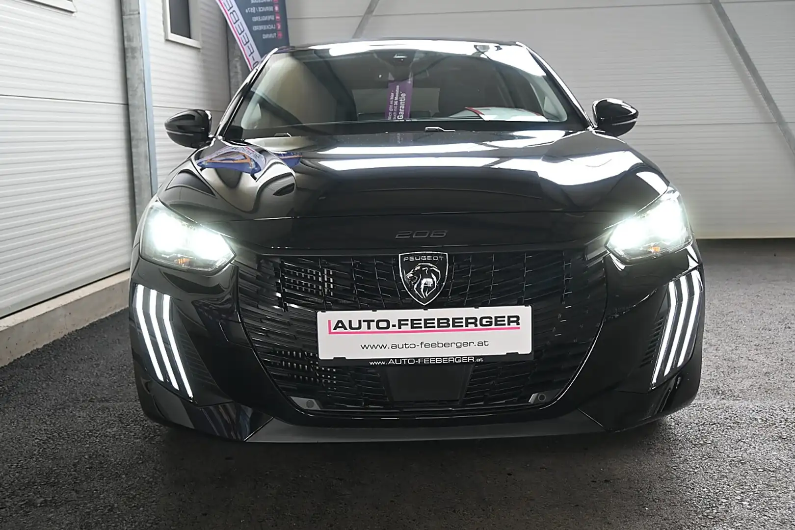 Peugeot 208 Allure 1,2 i PureTech 100  LED,PDC vorne/hinten... Schwarz - 2