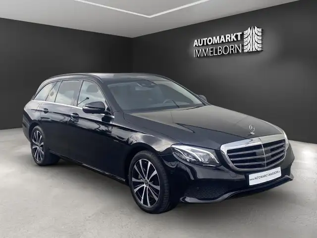 Mercedes-Benz E 300 de Mubeam*360*AHK*Distro*Comand*Widescreen