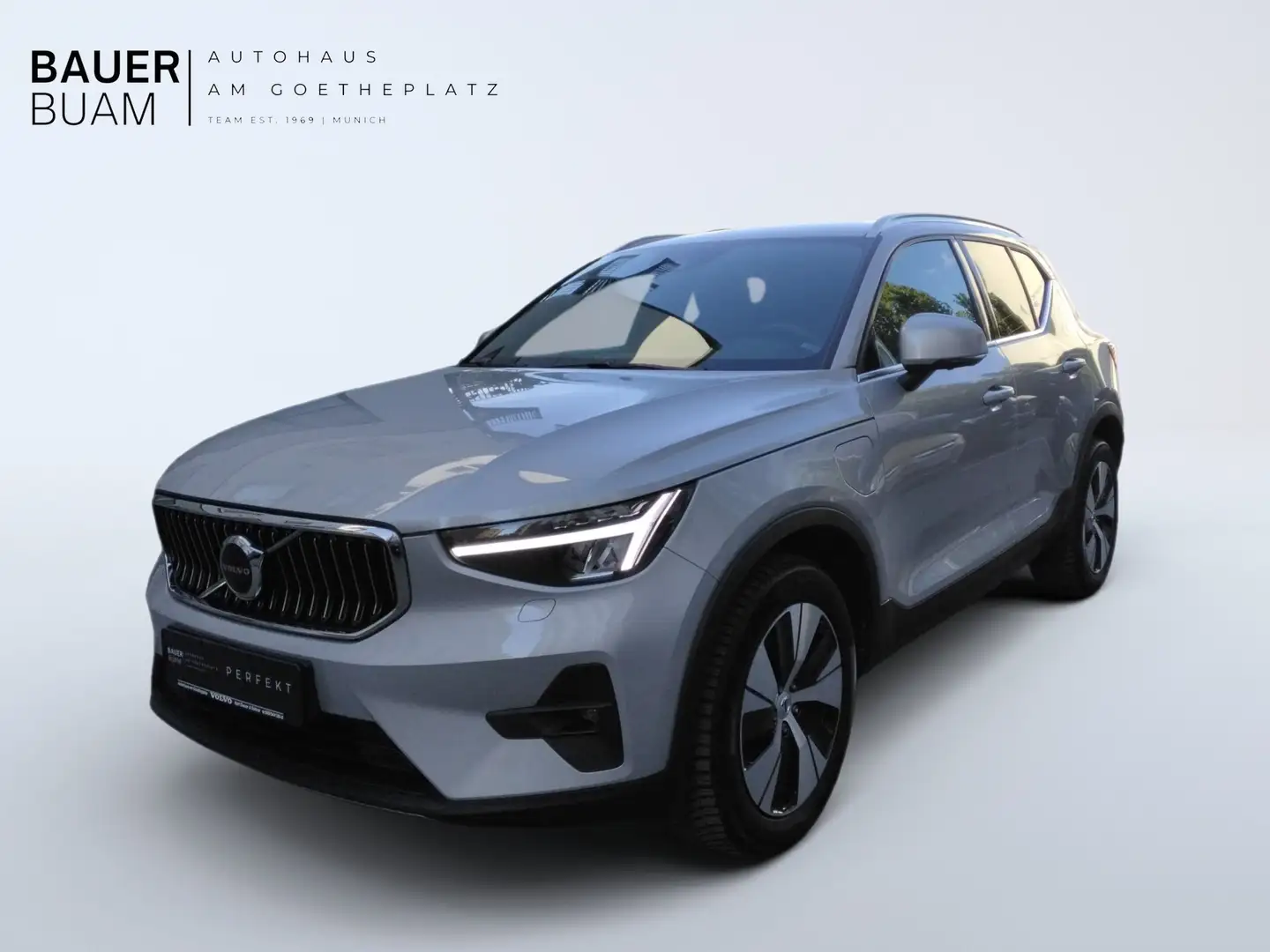 Volvo XC40 Plus Bright Recharge Plug-In Hybrid 2WD Argent - 1