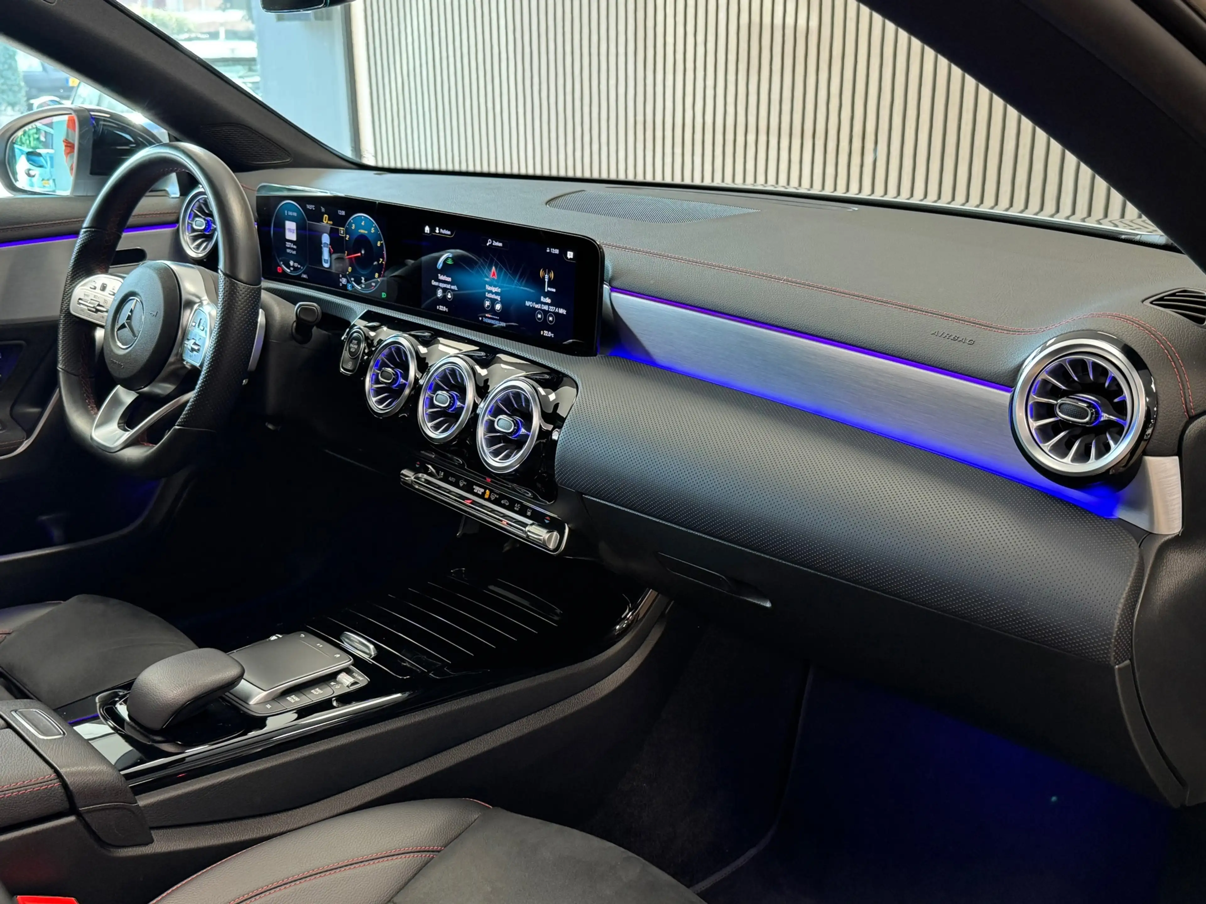 Mercedes-Benz CLA 180 Premium Plus AUT. PANORAMADAK SFEERVERLICHTING NAV — photo 7