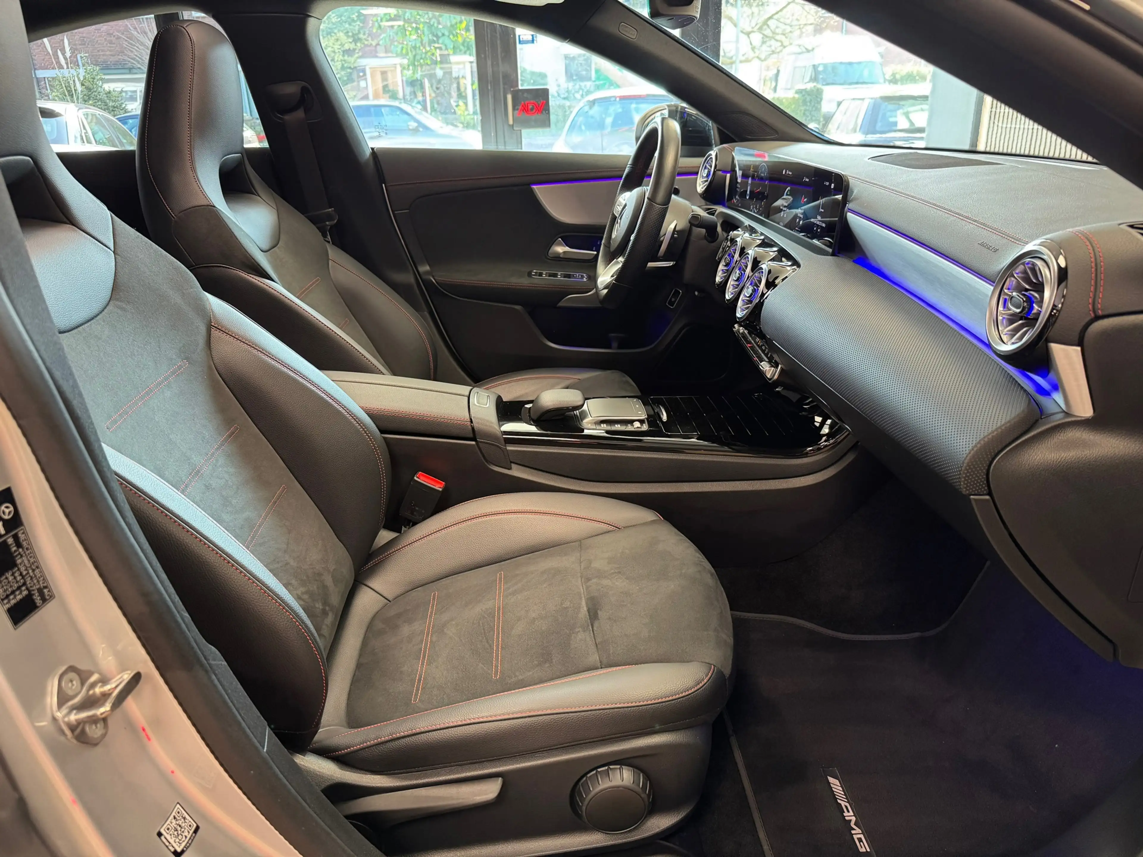 Mercedes-Benz CLA 180 Premium Plus AUT. PANORAMADAK SFEERVERLICHTING NAV — photo 8