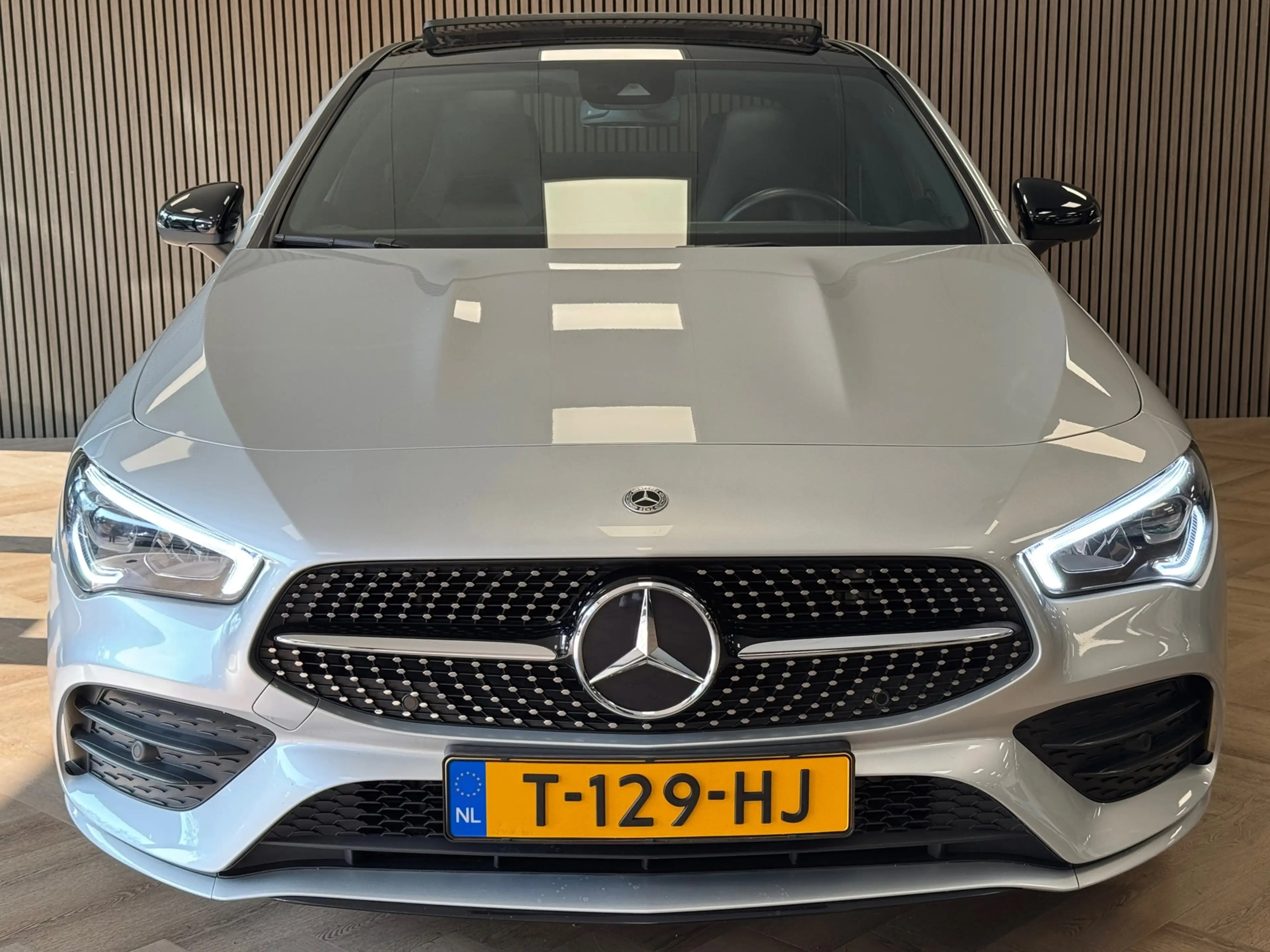 Mercedes-Benz CLA 180 Premium Plus AUT. PANORAMADAK SFEERVERLICHTING NAV — photo 2