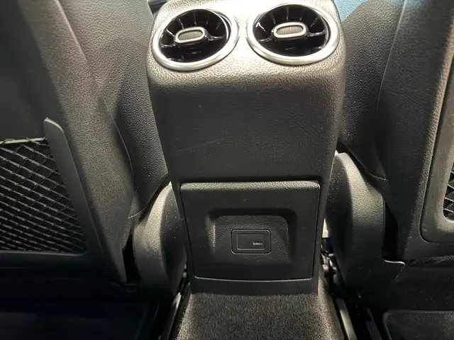 Mercedes-Benz CLA view 13