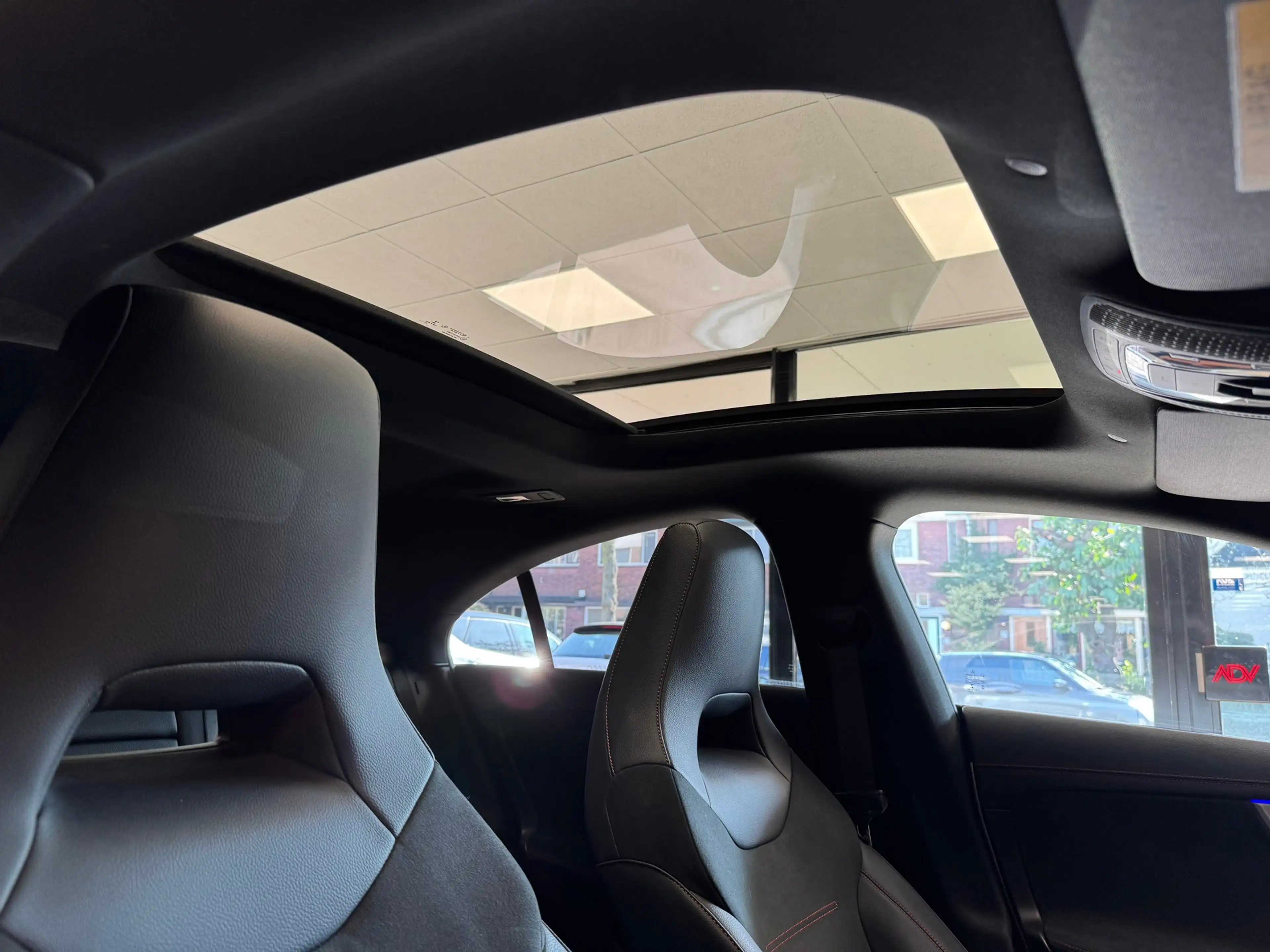 Mercedes-Benz CLA 180 Premium Plus AUT. PANORAMADAK SFEERVERLICHTING NAV — photo 10