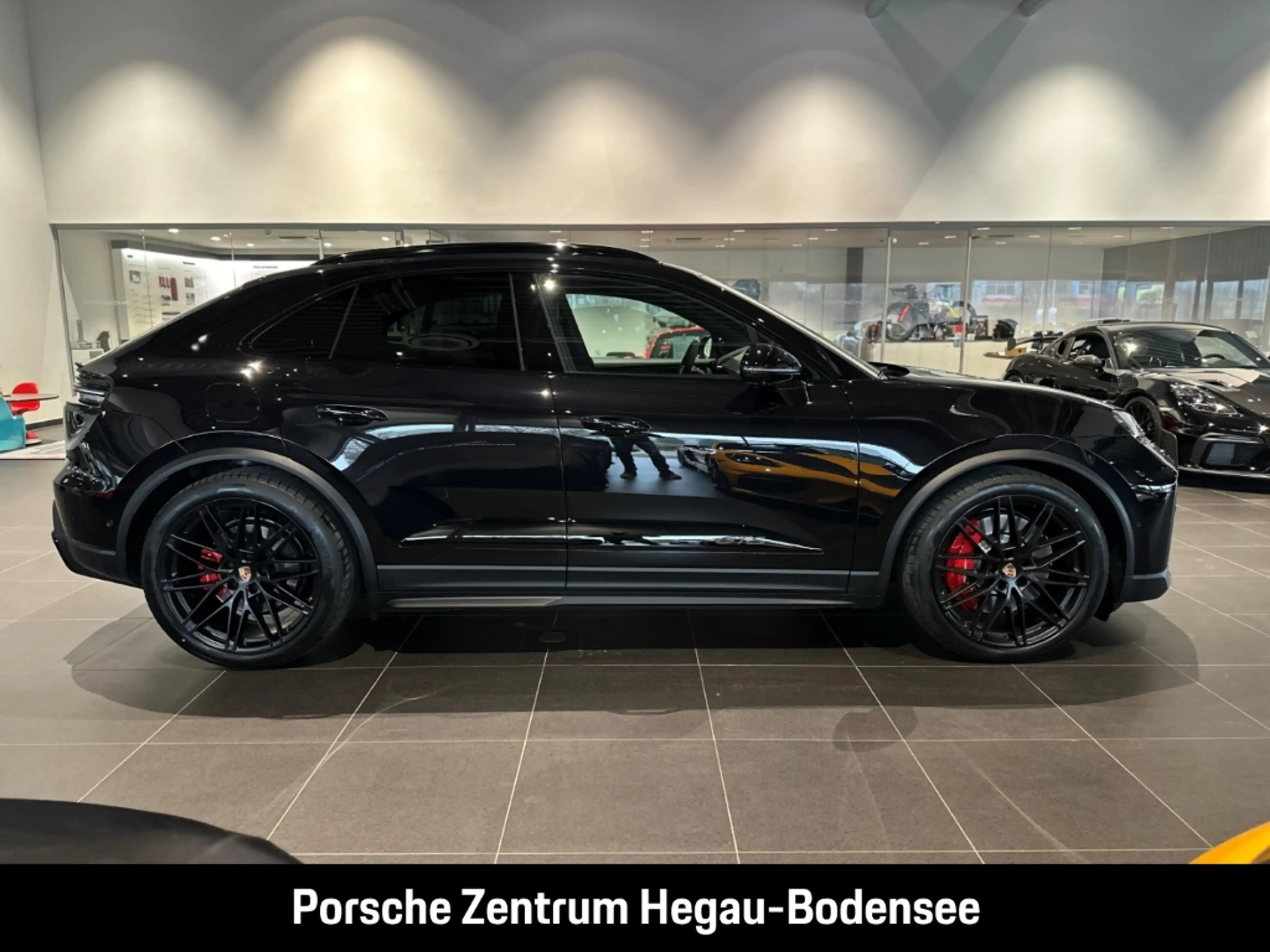 Porsche Macan GTS/Panorama/BOSE/Carbon/Augmented Reality Head-Up — photo 2