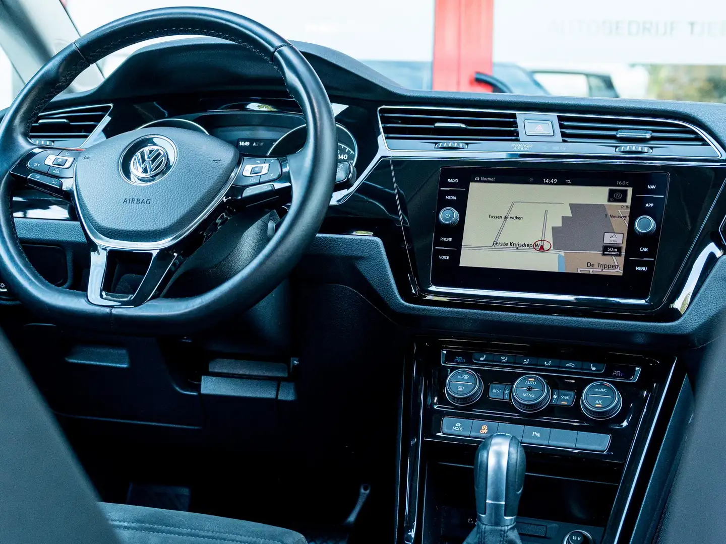 Volkswagen Touran 1.4 TSI Highline 7 Persoons | Adaptive LED | Navig Bleu - 2