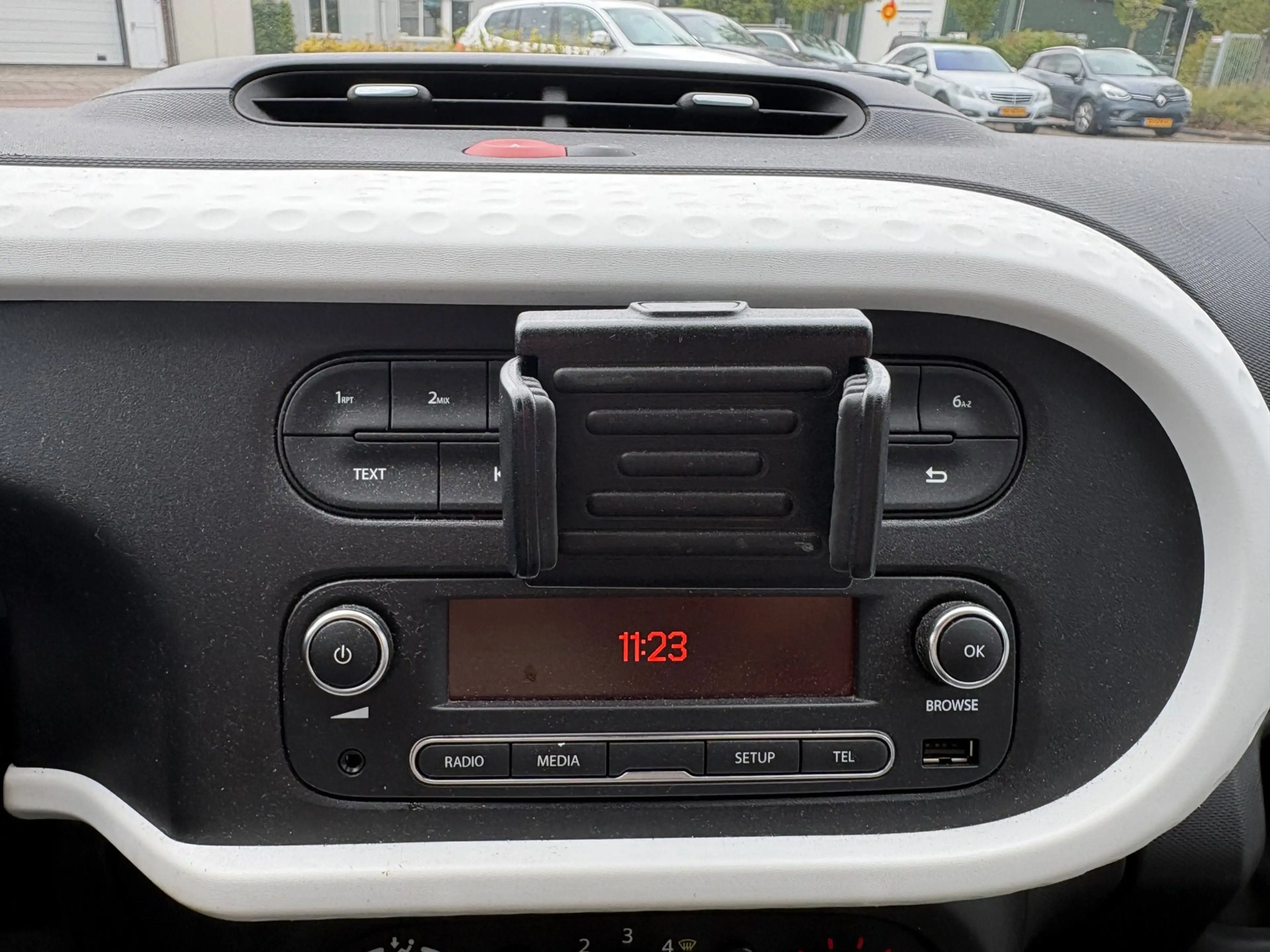 Renault Twingo 1.0 SCe Collection *AC — photo 20