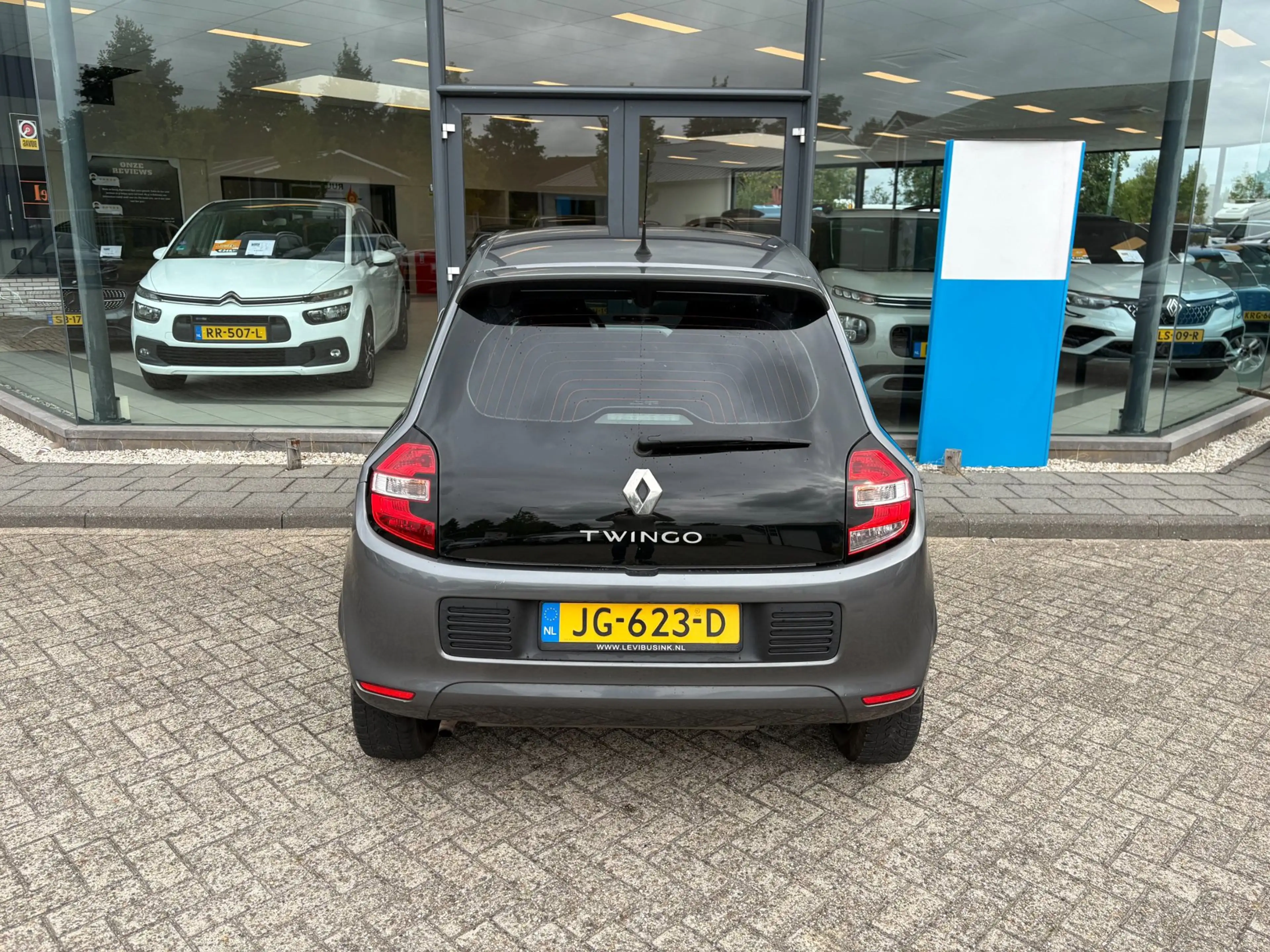 Renault Twingo 1.0 SCe Collection *AC — photo 8