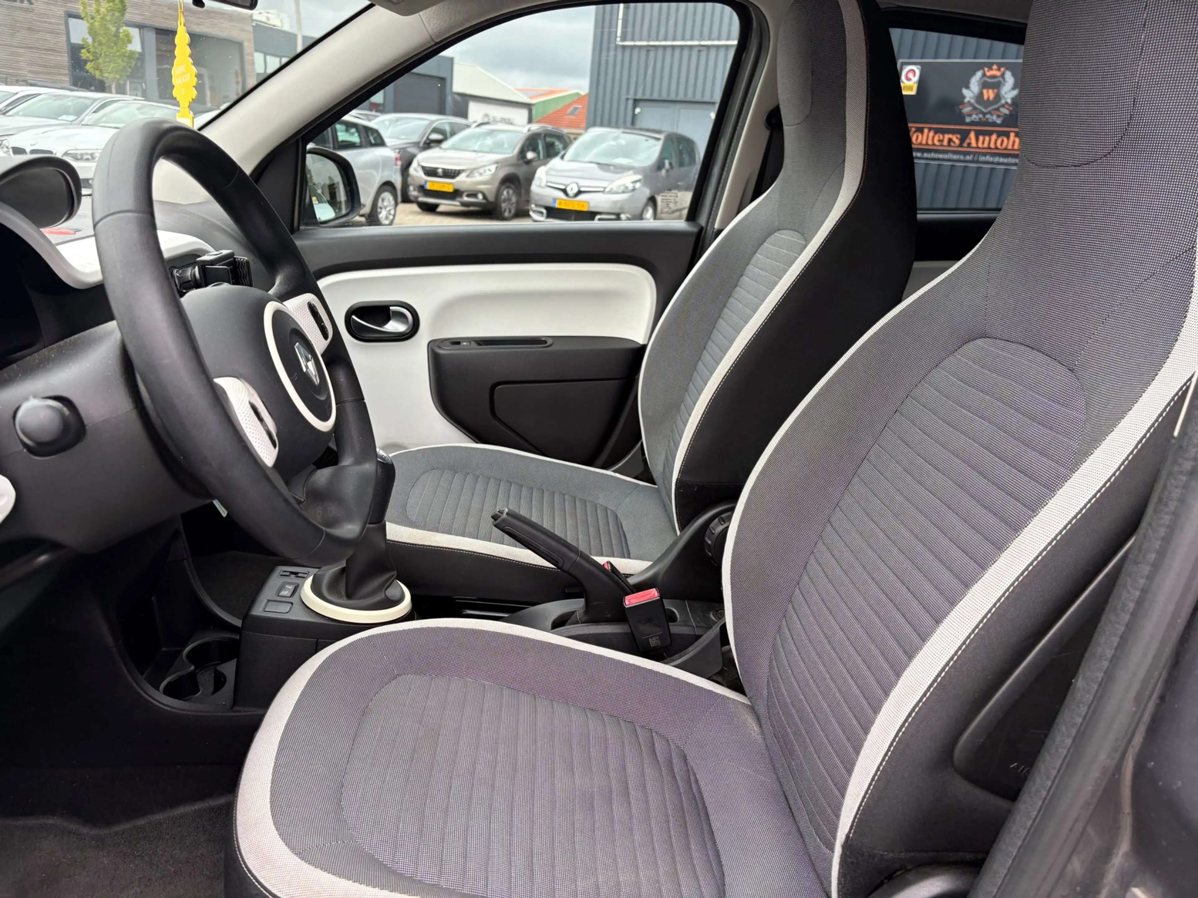 Renault Twingo 1.0 SCe Collection *AC — photo 12